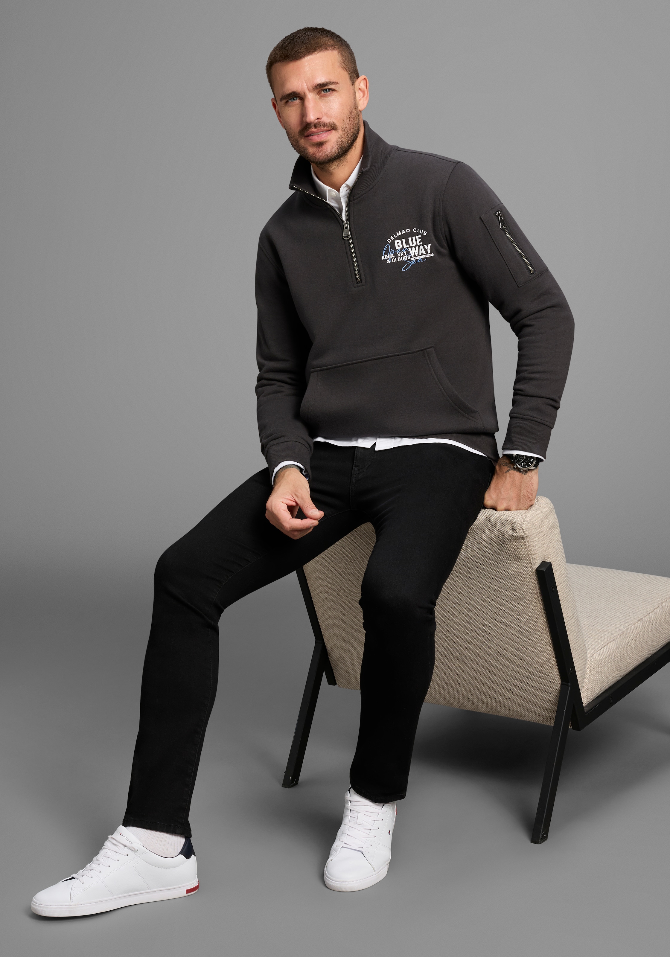 DELMAO Sweatshirt "Sweat Toyer", mit moderner Ärmeltasche günstig online kaufen