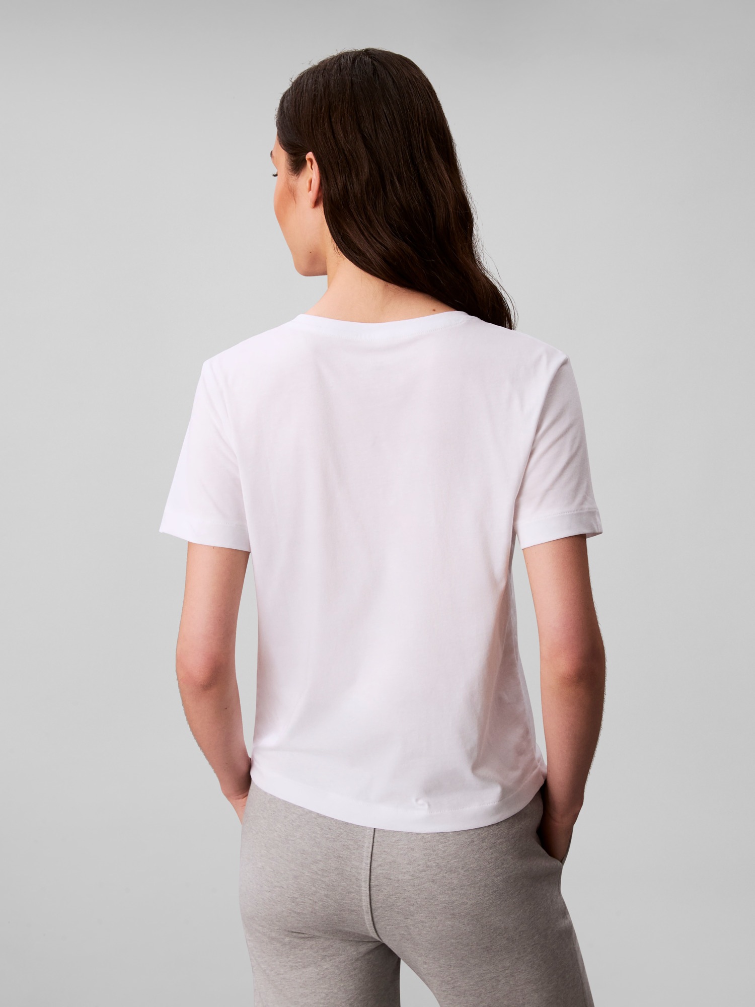 Calvin Klein Jeans Kurzarmshirt »A- Logo VN 2 pack Tee«, (Packung, 2er-Pack), Mit V-Ausschnitt