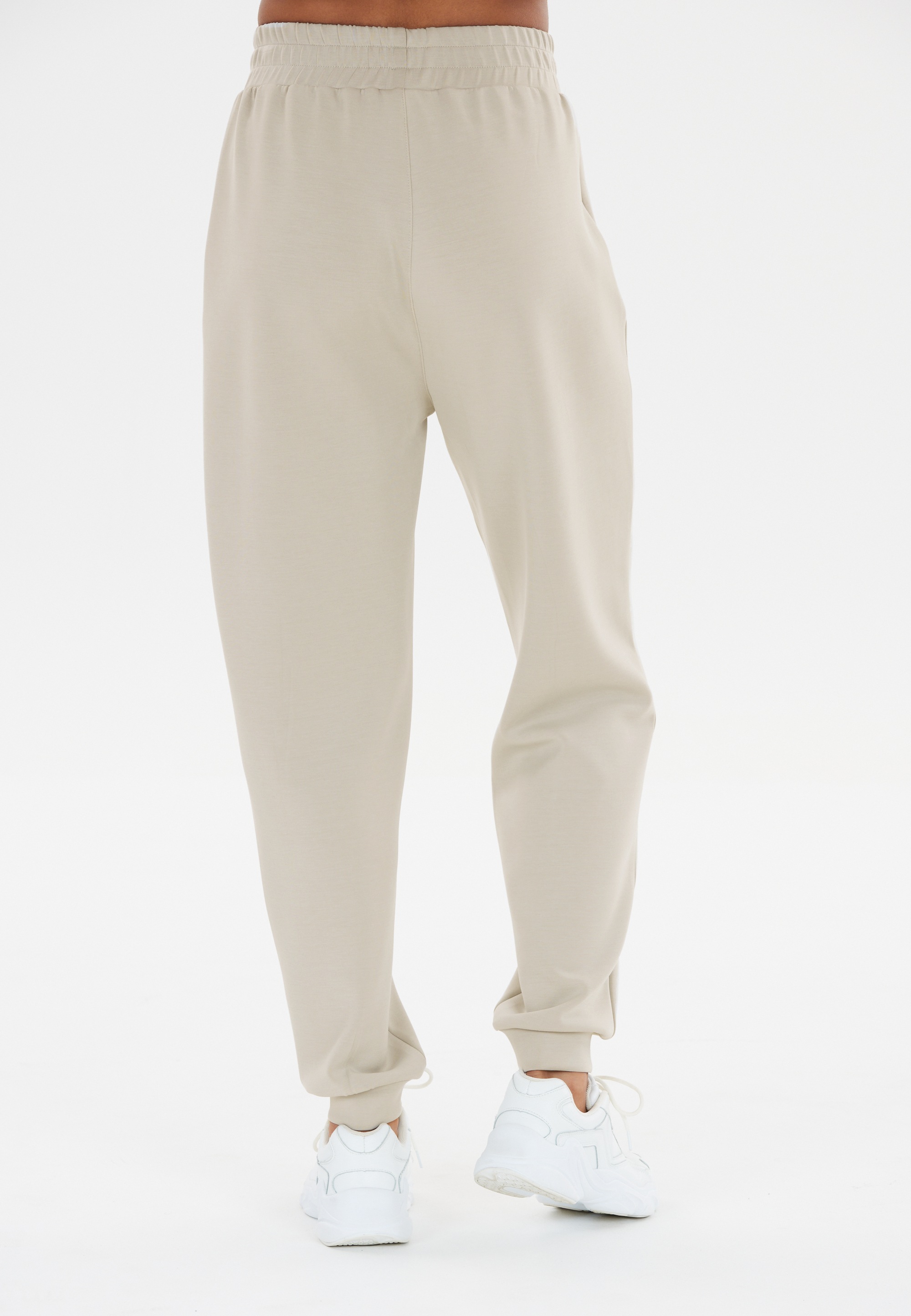 ATHLECIA Sweathose »Paris«, aus angenehm weichem und dehnbarem Materialmix