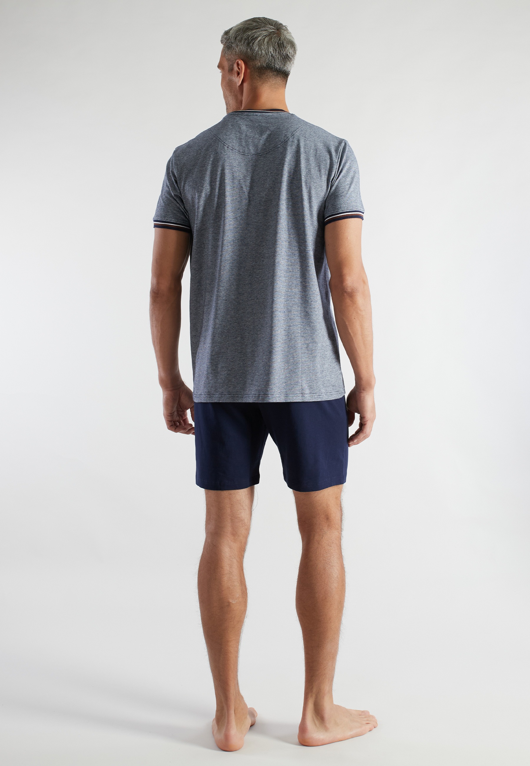 Thumbnail - bugatti Shorty 2 Kurzarm, Rundhalsausschnitt, kurze Hose, mit Brusttasche, Baumwollmix