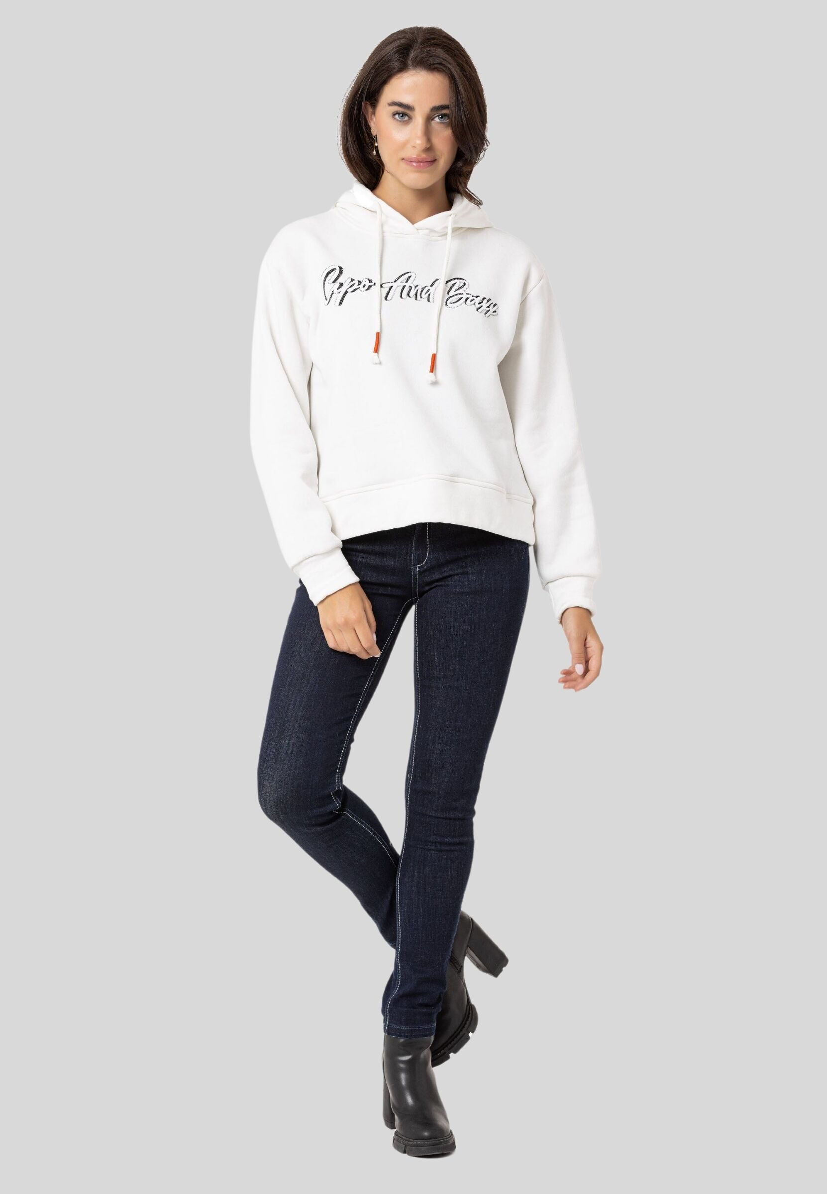 Cipo & Baxx Sweatshirt »SWEATSHIRT«, ein sportlich-lässiges Kleidungsstück