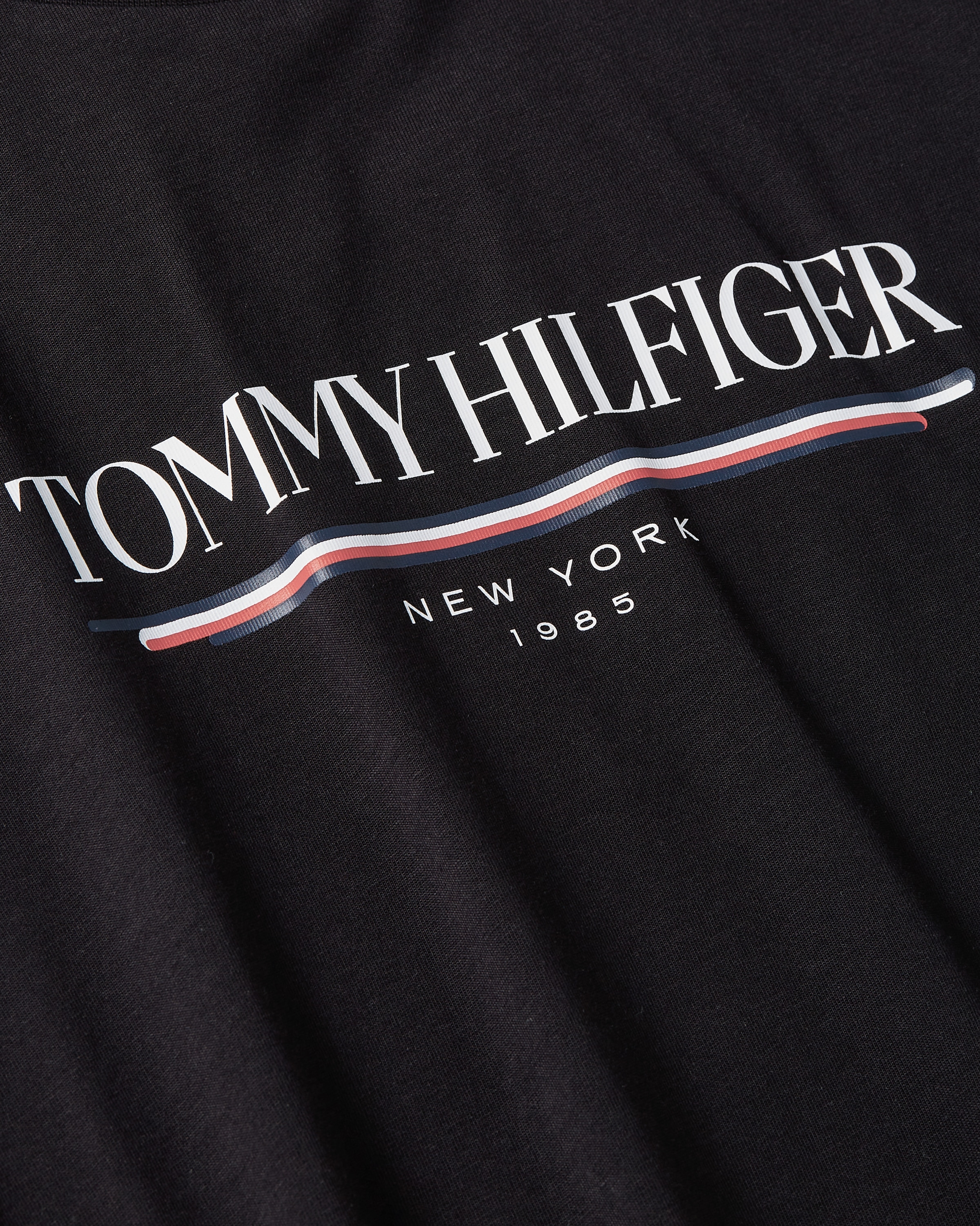 Tommy Hilfiger T-Shirt »BRAND LOVE HILFIGER TEE«