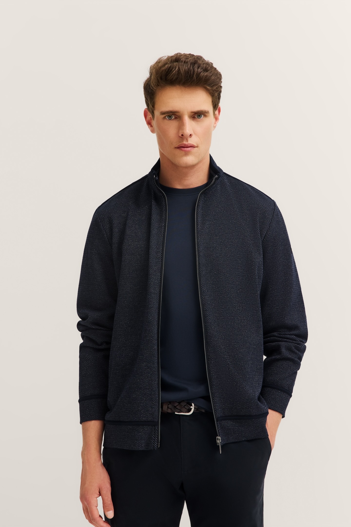 bugatti Sweatjacke "Modern Fit", mit Stehkragen und aus Baumwollmix günstig online kaufen