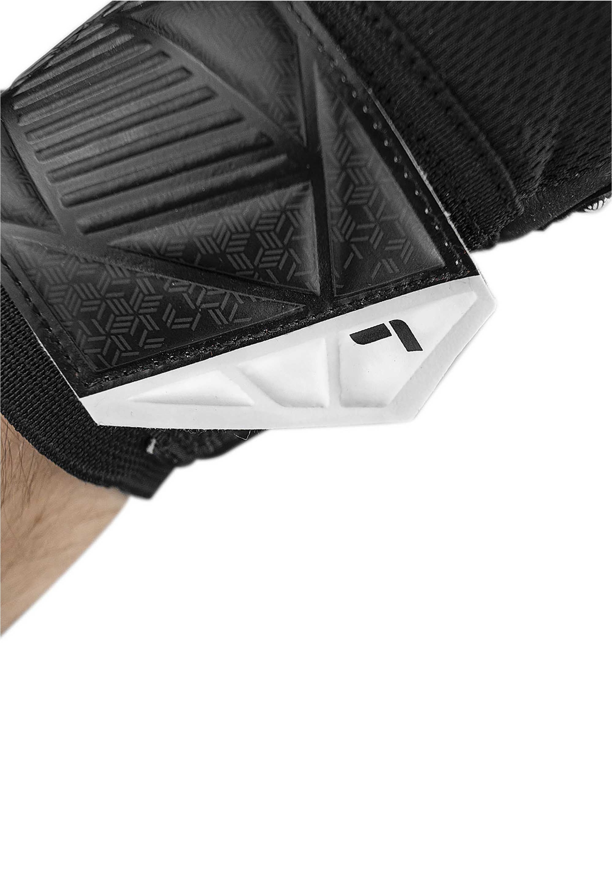 Reusch Torwarthandschuhe »Attrakt Infinity NC«, mit Negative Cut