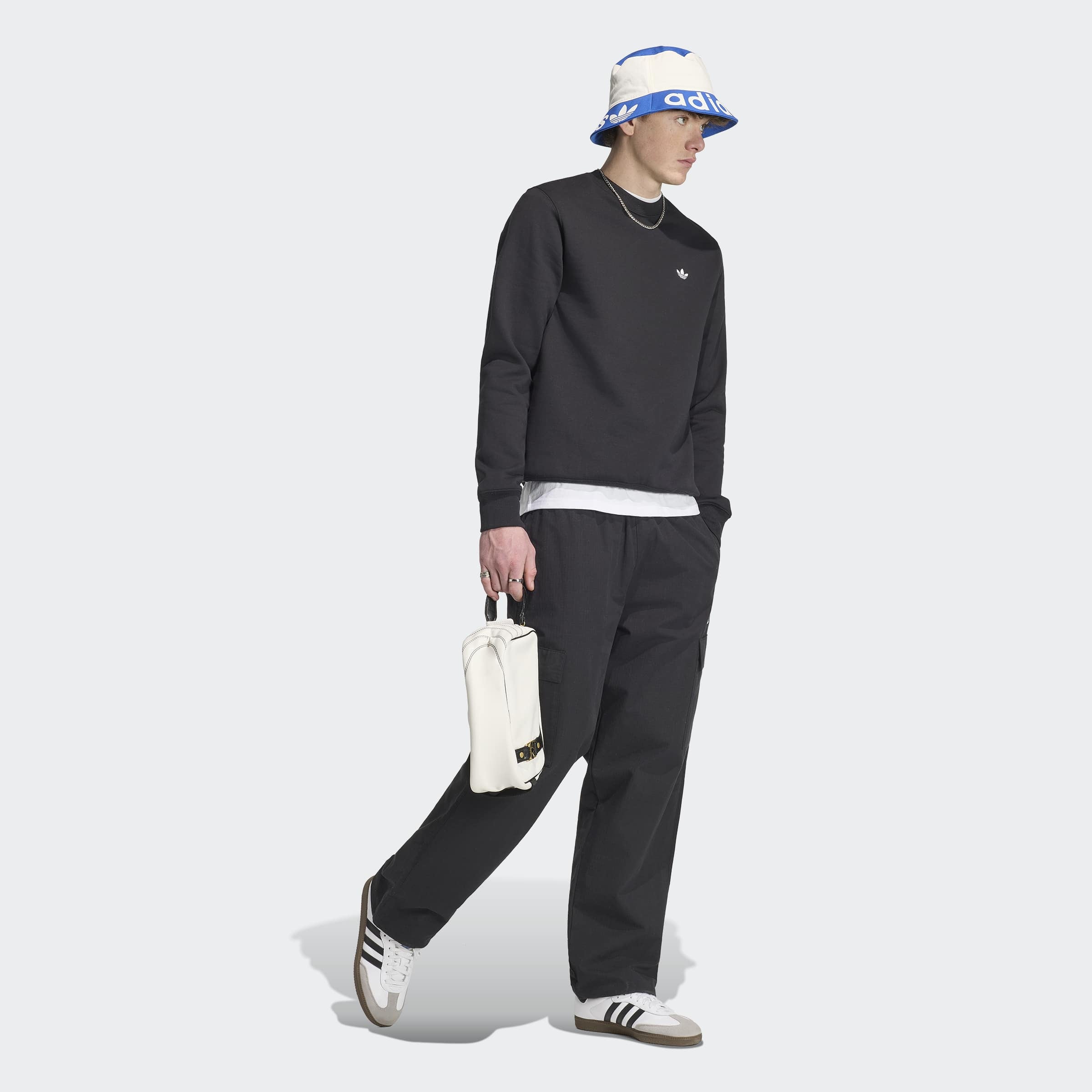 adidas Originals Sweatshirt »TREFOIL ESSENTIALS CREW«, mit Rundhalsausschnitt, ohne Verschluss, aus Baumwolle und Polyester
