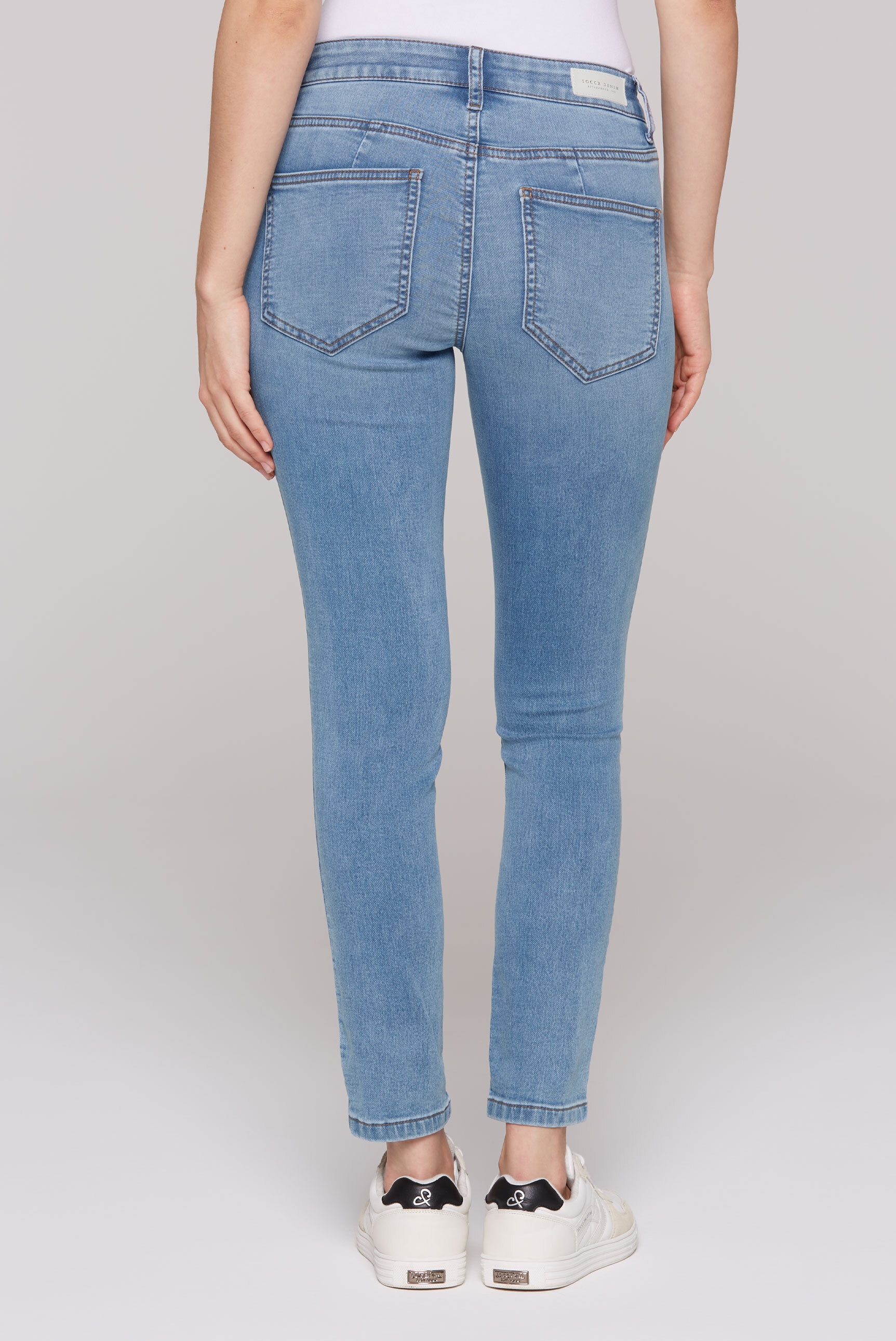 SOCCX Slim-fit-Jeans, mit verkürztem Bein