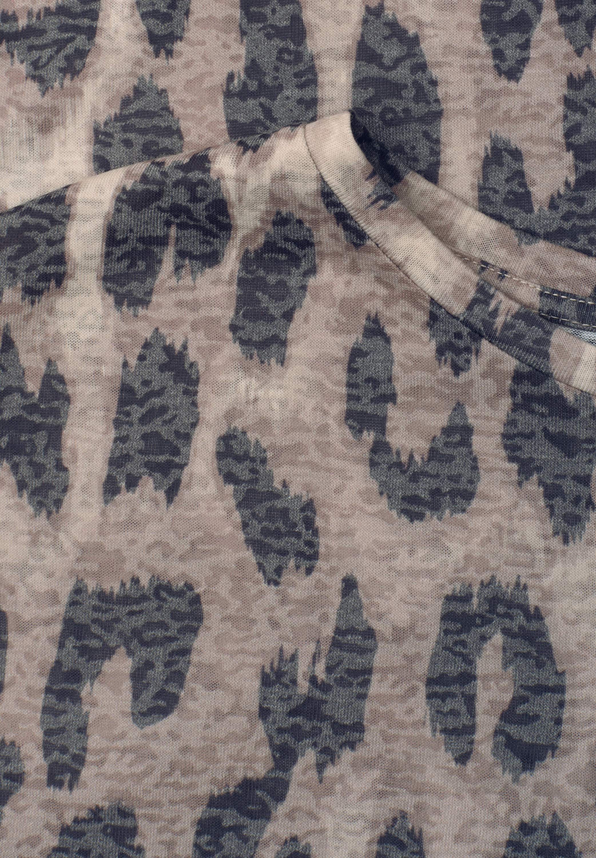STREET ONE Kurzarmshirt Sommershirt im Ausbrenner-und Leo-Look