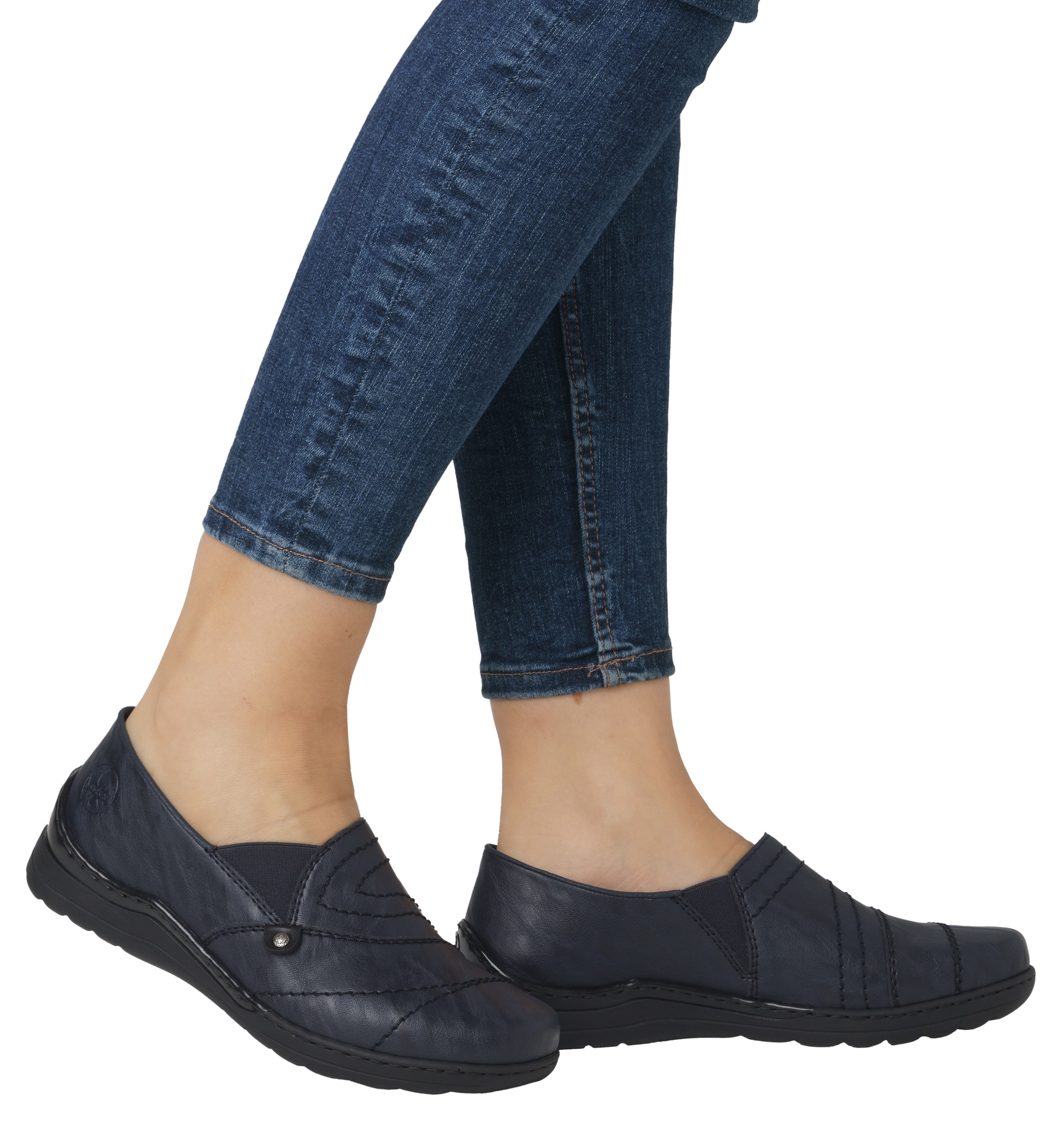 Rieker Slipper, Schlupfschuh, Halbschuh, Slip on mit Stretcheinsatz und Ziersteppung