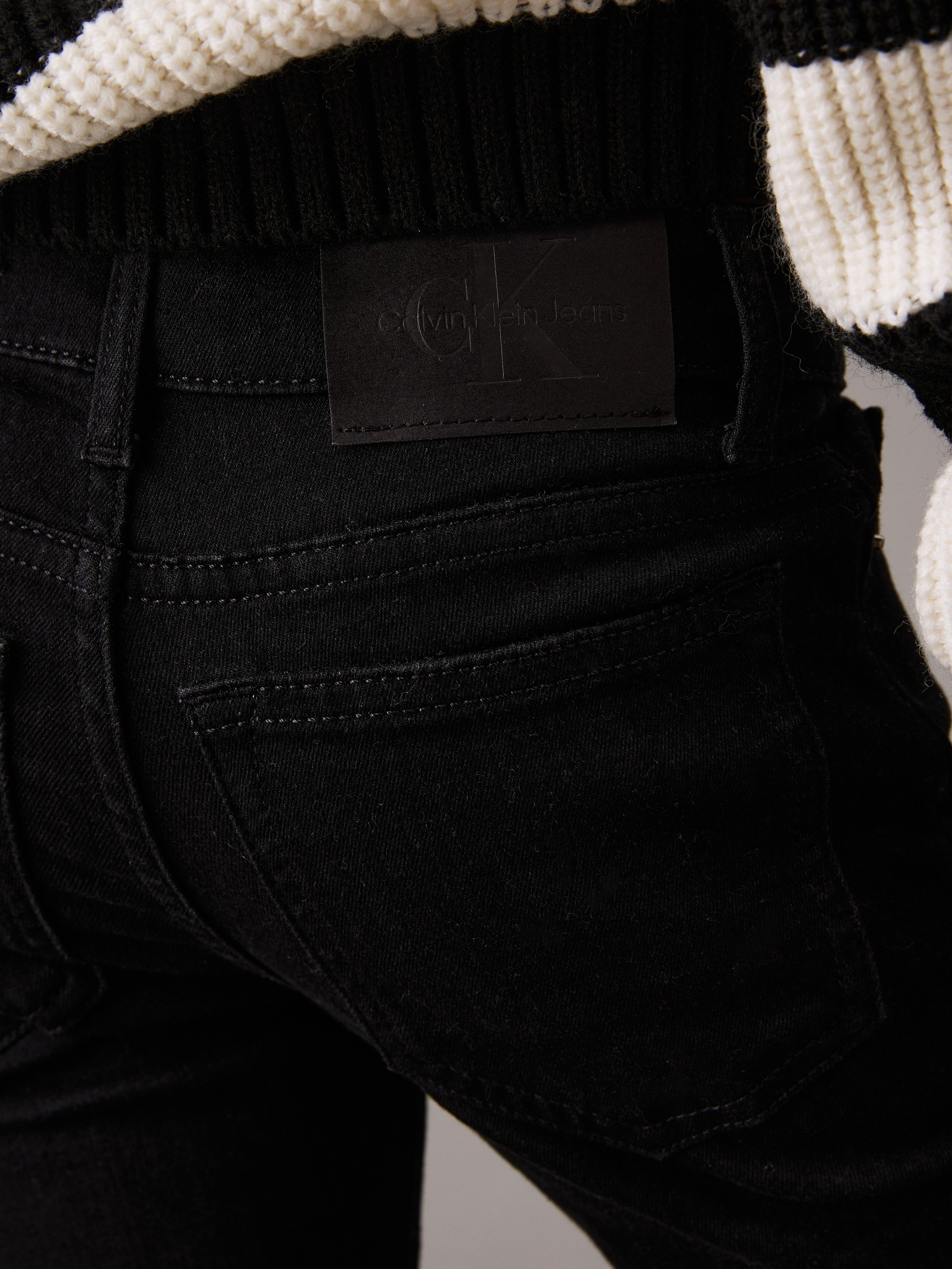 Calvin Klein Jeans Schlagjeans »Mr Flare Ess Black Str Denim«, für Kinder bis 16 Jahre und mit Logopatch