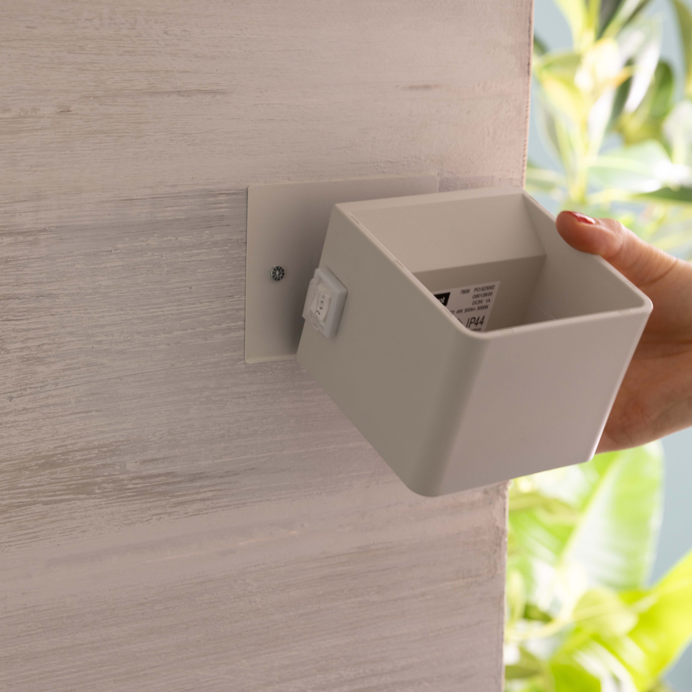 Brilliant Außen-Wandleuchte »Iseo - portable Akkuleuchte inkl. Magnetplatte«, 1 flammig, Leuchtmittel LED-Modul | LED fest integriert, Akku, 300 lm, 3000 K, USB, schwarz, mobile Außenlampe, Wandlampe