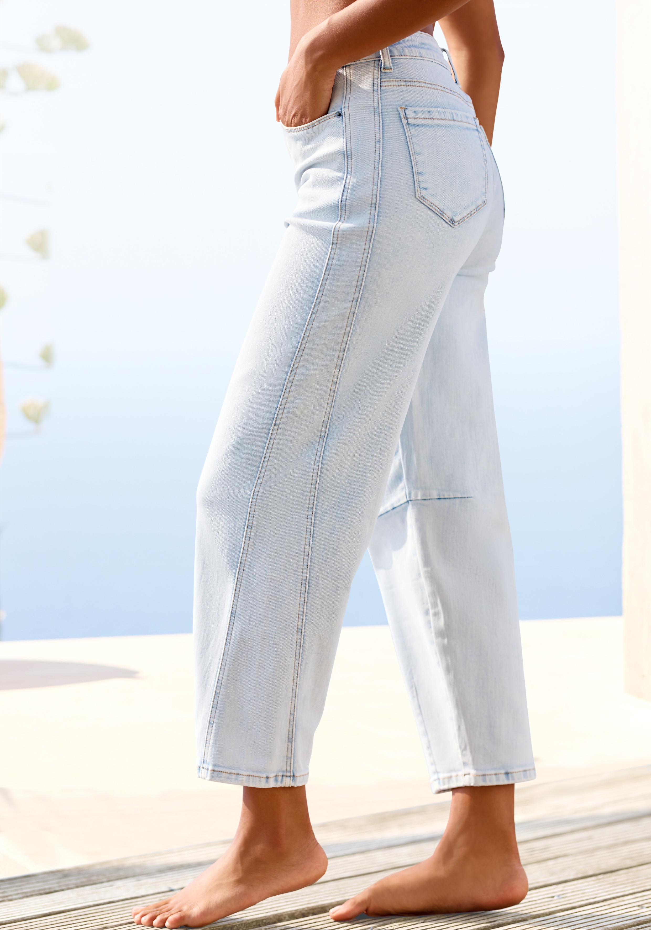 Buffalo Ankle-Jeans "in modischem Barrel-Stil" in angesagter Barrel-Form, lockeres Bein, bequem