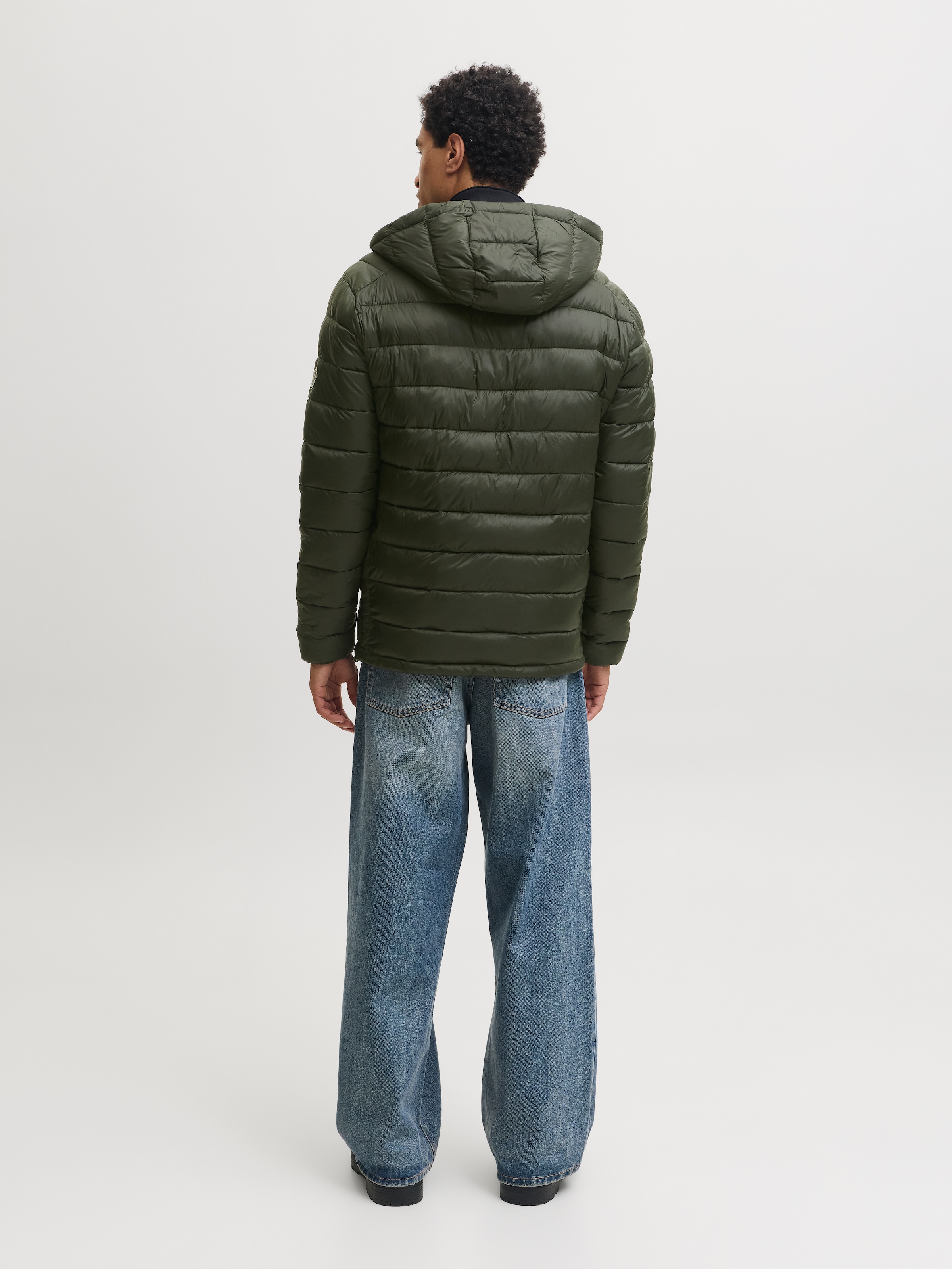 Jack & Jones Steppjacke »JJEKINGSLEY LIGHT PUFFER HOOD NOOS« mit Kapuze Kunstfaser, mit Kapuze