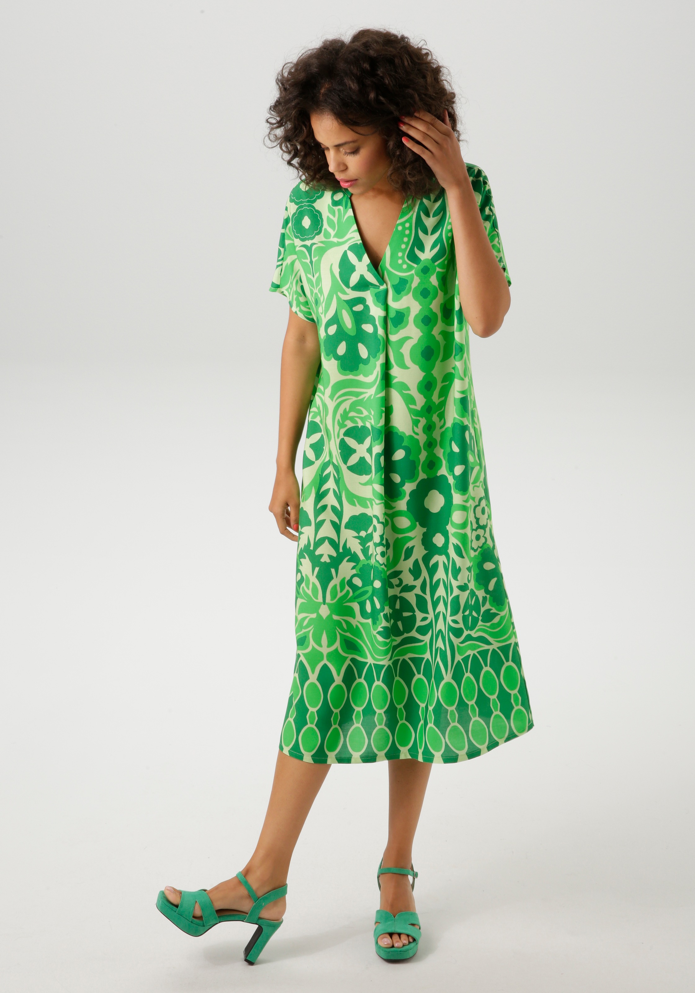 Aniston CASUAL Sommerkleid, mit extravagantem, grafischen Druck günstig online kaufen