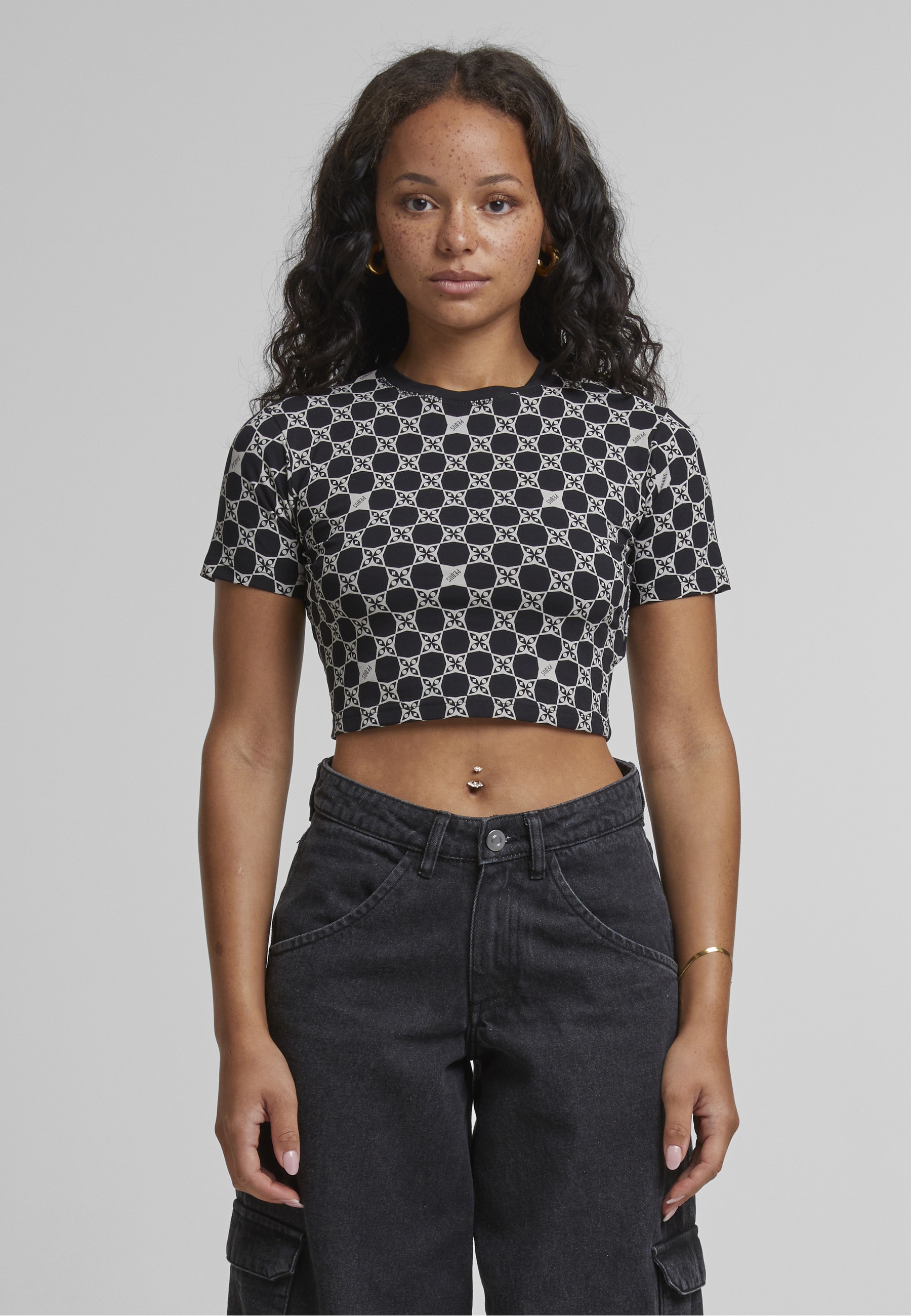 PEQUS T-Shirt »PEQUS Pequs Aether Monogram Top« 1 Stk.
