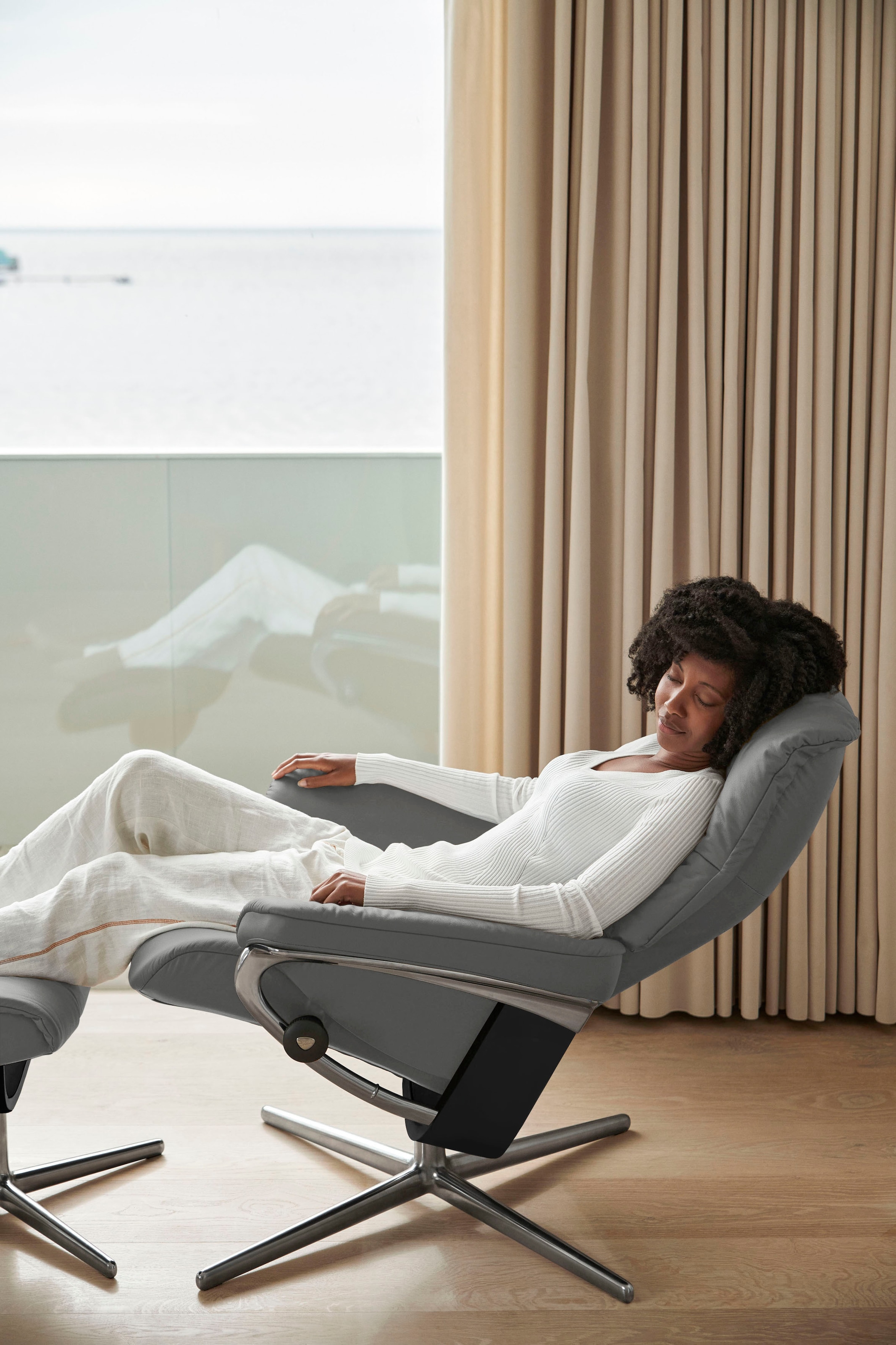 Stressless® Relaxsessel »Mayfair« Set, Relaxsessel mit Hocker,  mit Hocker, mit Cross Base, Größe S, M & L, Holzakzent Schwarz