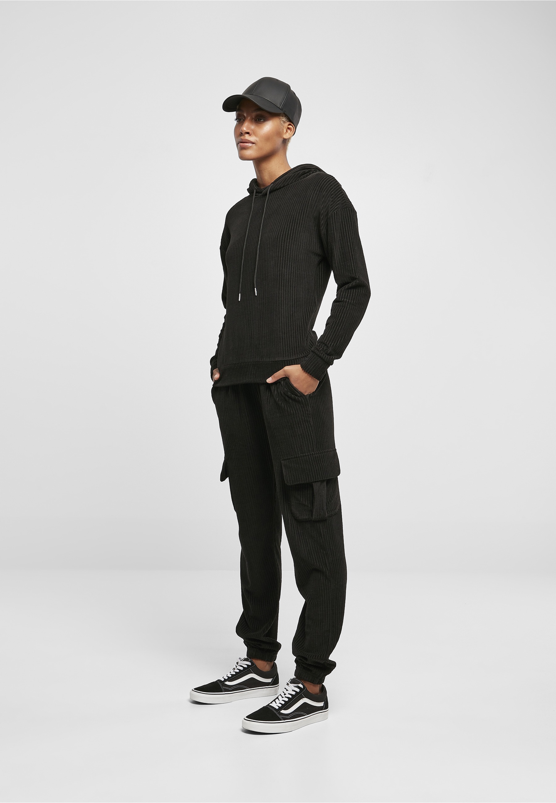 URBAN CLASSICS Kapuzensweatshirt »Urban Classics Damen Ladies Velvet Rib Hoody«, 1 Stk.
