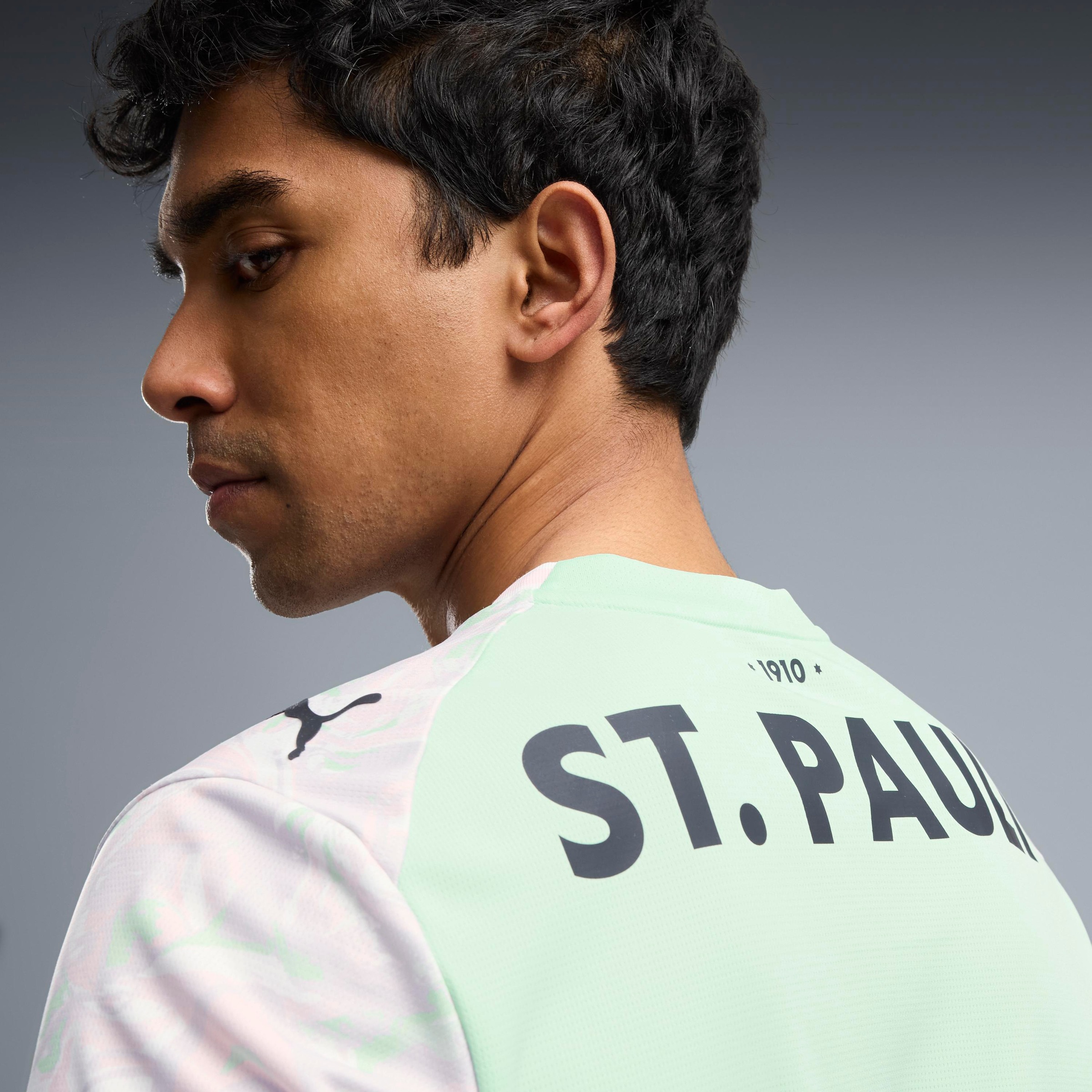 PUMA Fußballtrikot »FCSP THIRD JERSEY REPLICA« mit Rundhalsausschnitt, atmungsaktiv, mit DryCELL-Technologie