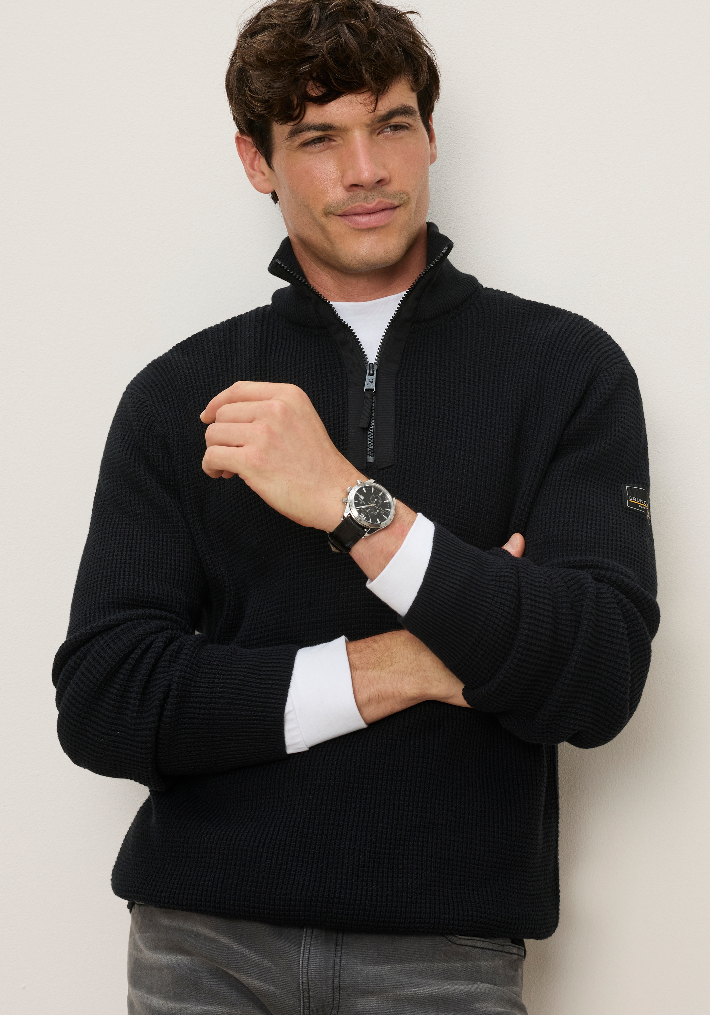 Bruno Banani Troyer "mit modischer Reißverschlussblende" Markante Strickstruktur trifft auf cleane Details.. modisch, elegant