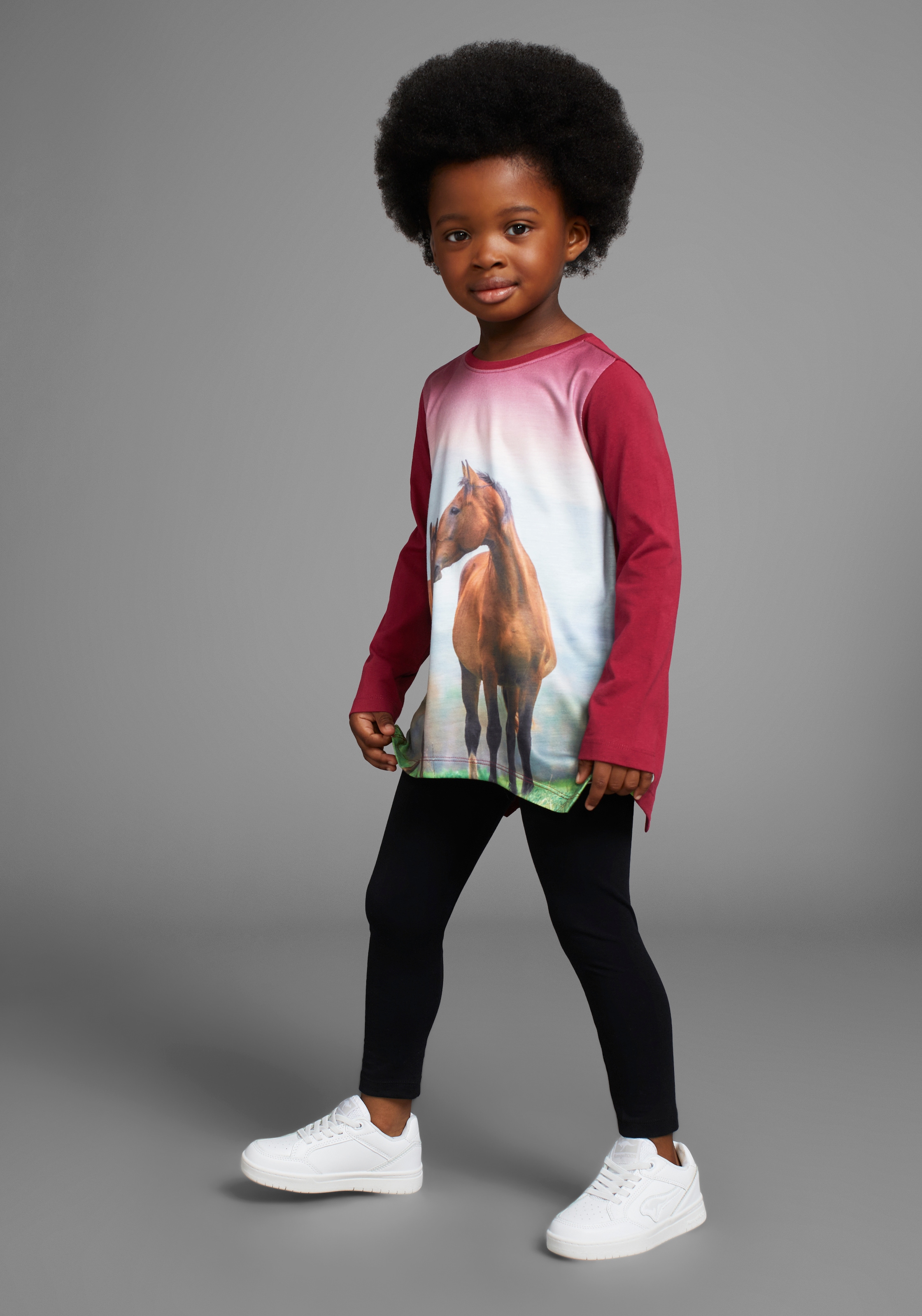 KIDSWORLD Langarmshirt & Leggings »2tlg. Set Shirt + Leggings mit Pferde-Motiv - NEUE FARBE dazukommen«, süßes Fotomotiv