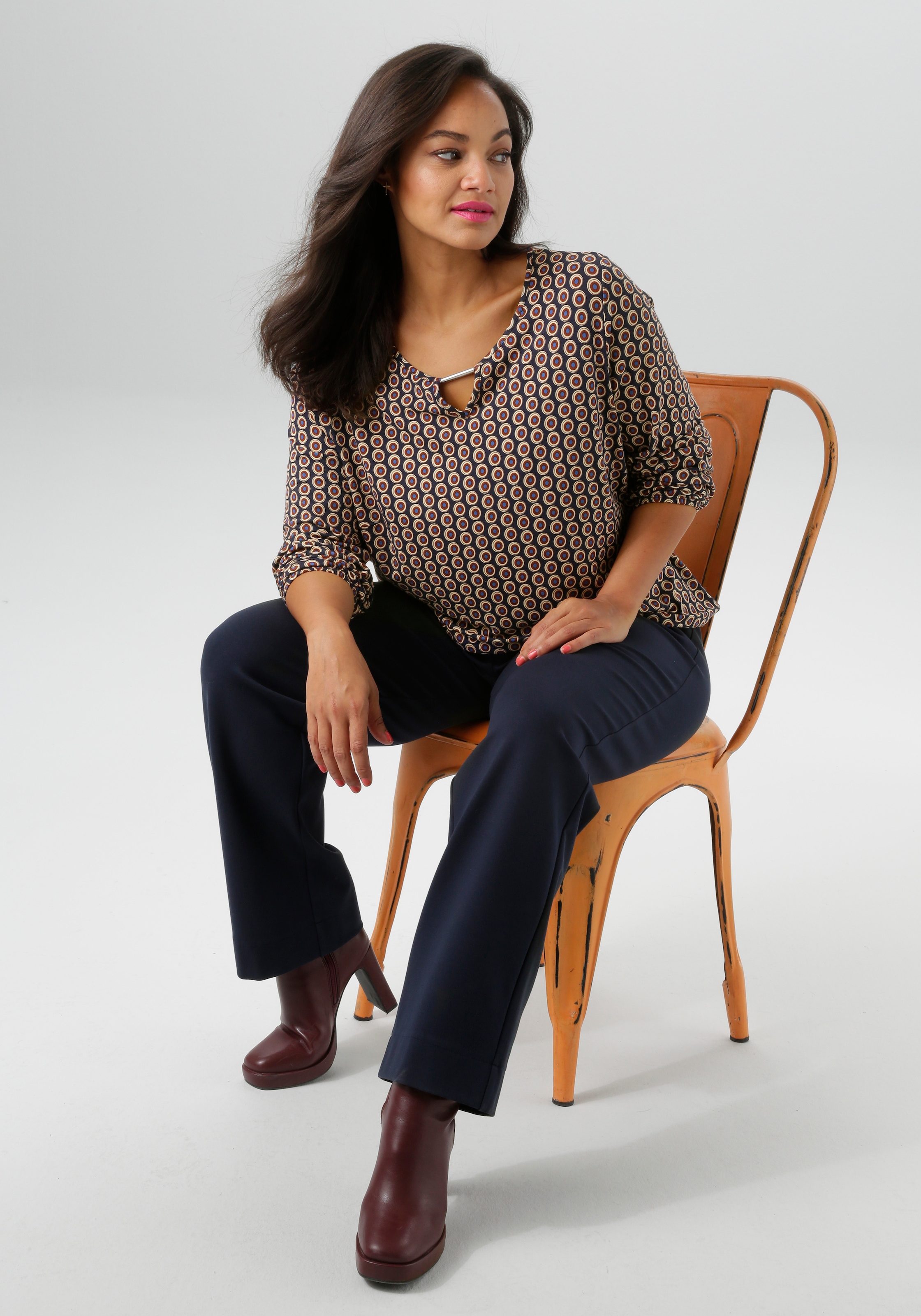 Aniston PLUS Langarmshirt, mit silberfarbenem Schmuckstäbchen - NEUE KOLLEKTION