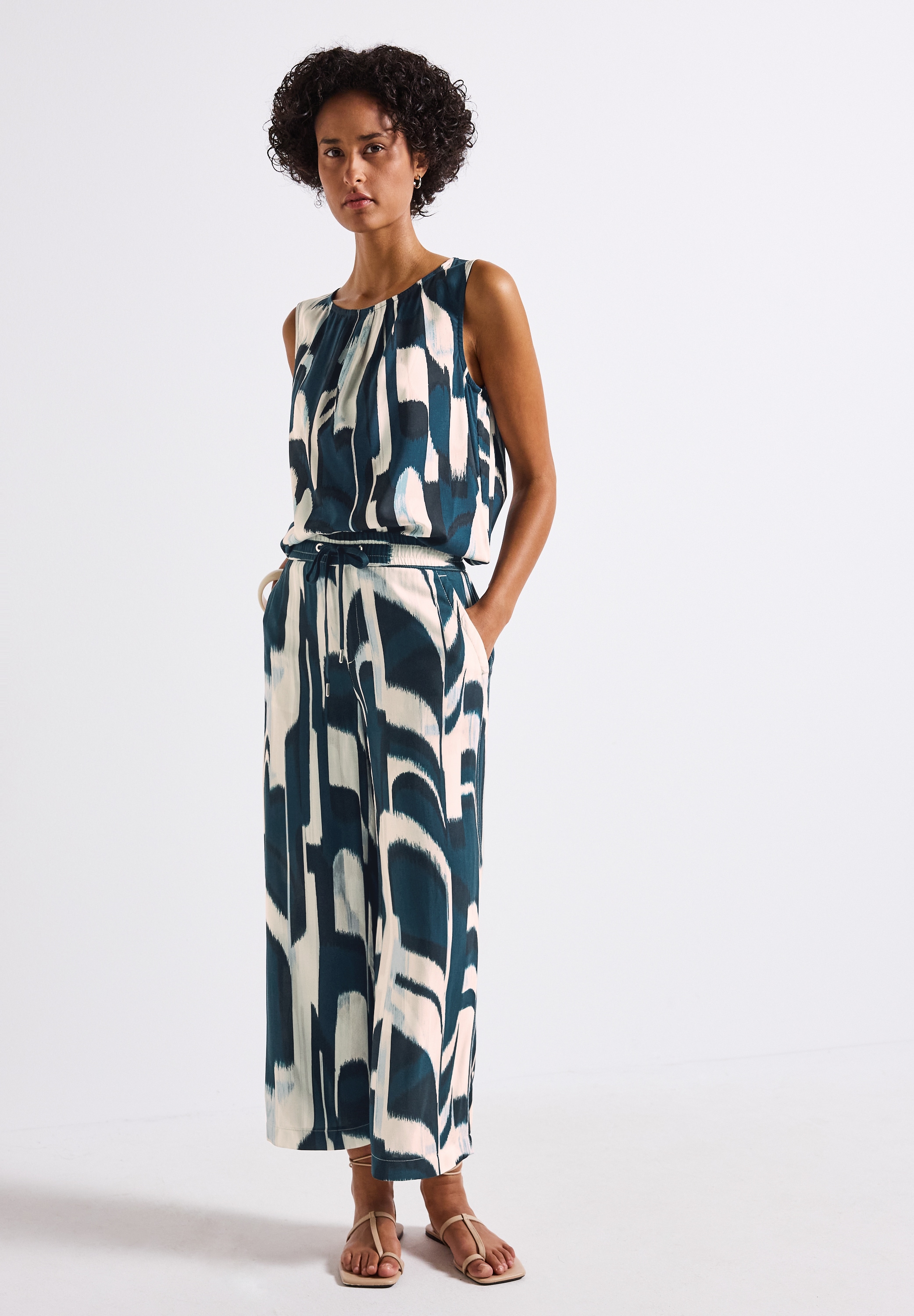 STREET ONE Stoffhose »Style Emee«, mit elastischem Bund und Tunnelzug, mit grafischem Muster