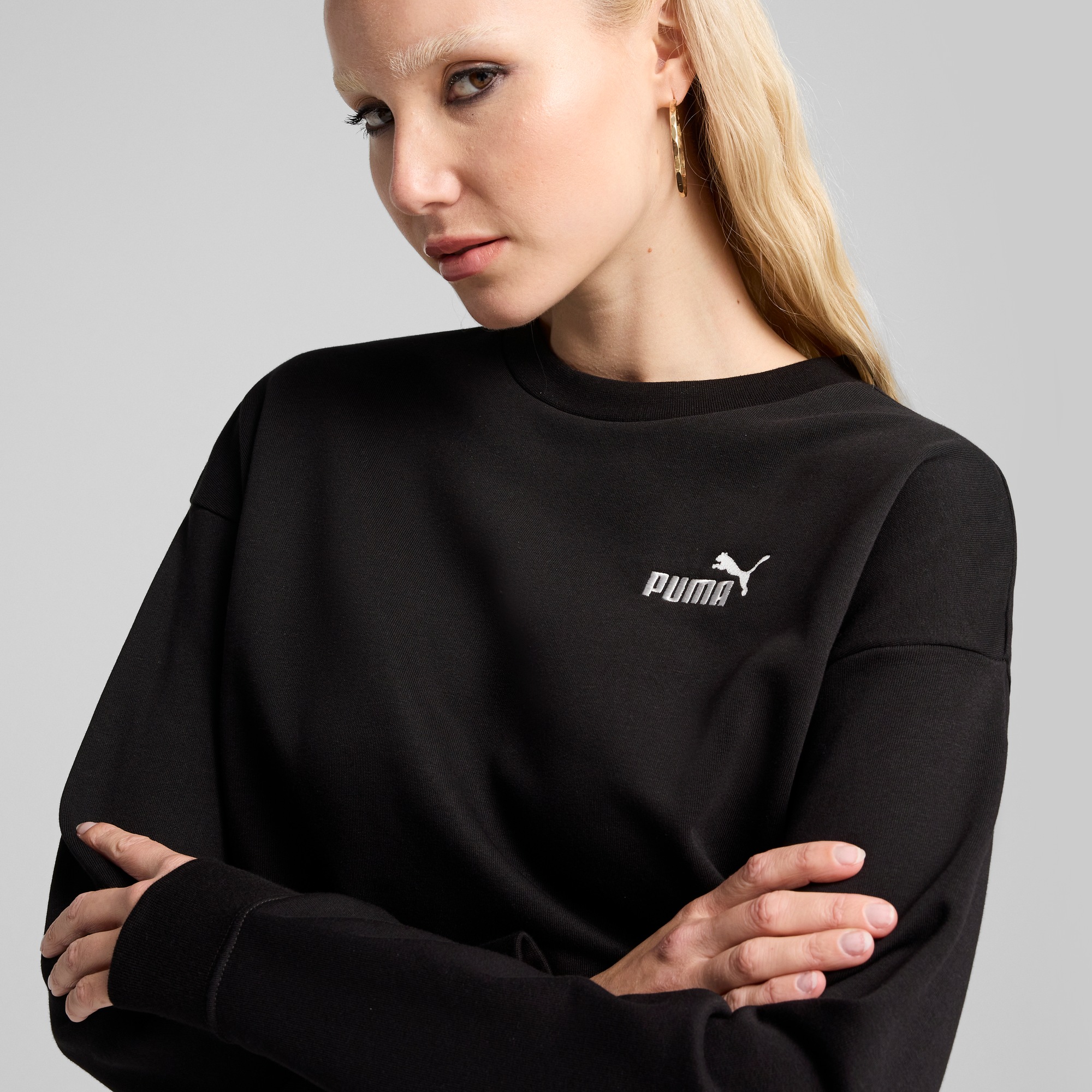 Thumbnail - PUMA "ESS SMALL NO. 1 LOGO RELAXED CREW TR" sportlicher Stil, ohne Kapuze, mit Rundhalsausschnitt
