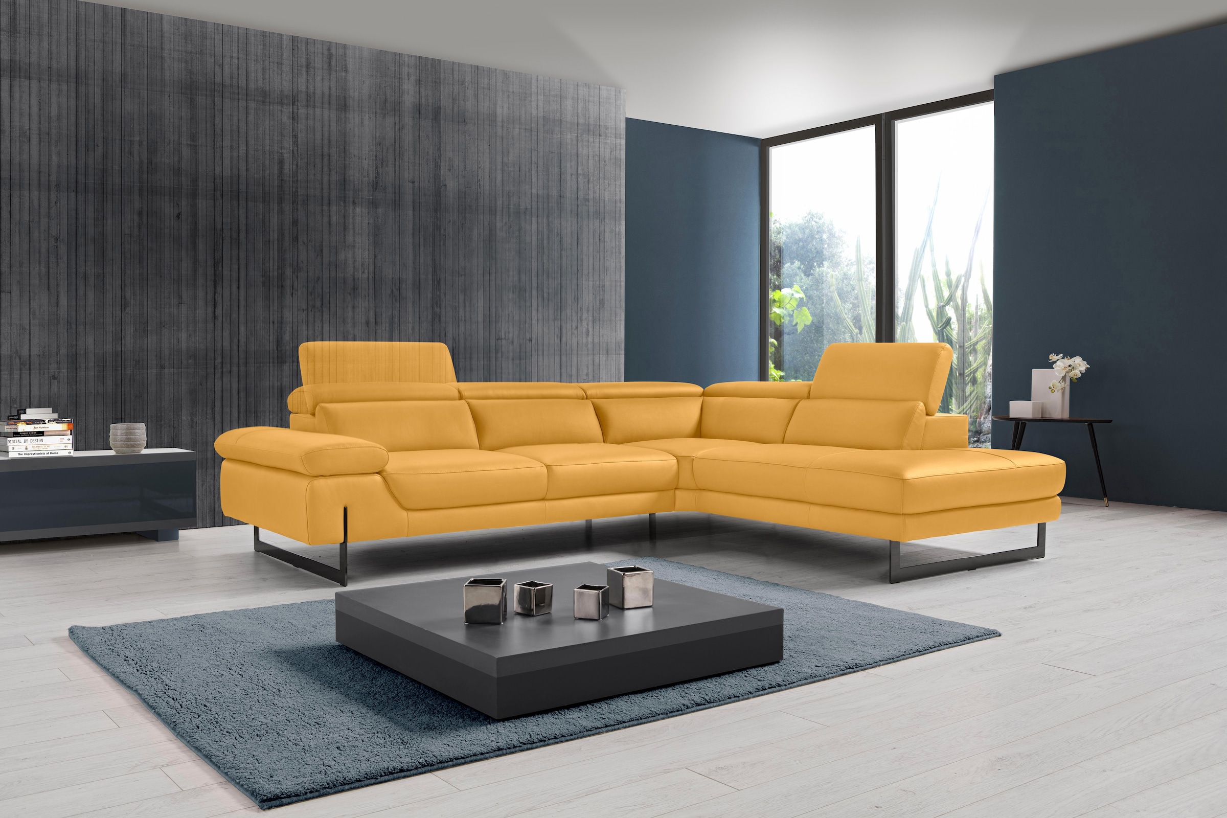 Egoitaliano Ecksofa "Queenie, extravagantes Sofa mit erstklassigem Sitzkomfort, L-Form" mit verstellbarer Armlehne und Kopfteilen für Wohlfühlkomfort