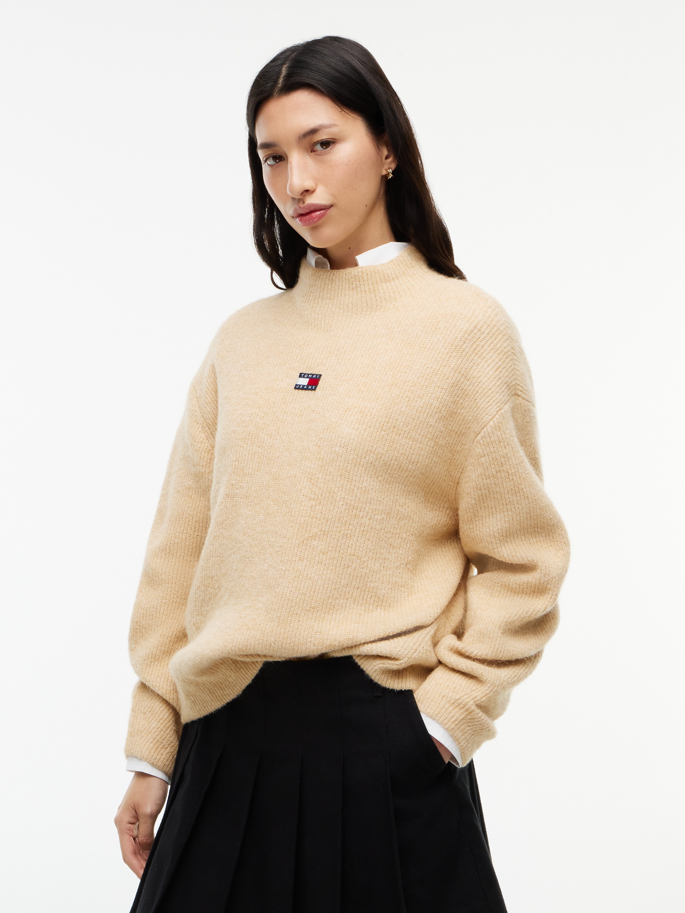 Tommy Jeans Stehkragenpullover "TJW MOCKNECK BADGE SWEATER EXT" Materialmix