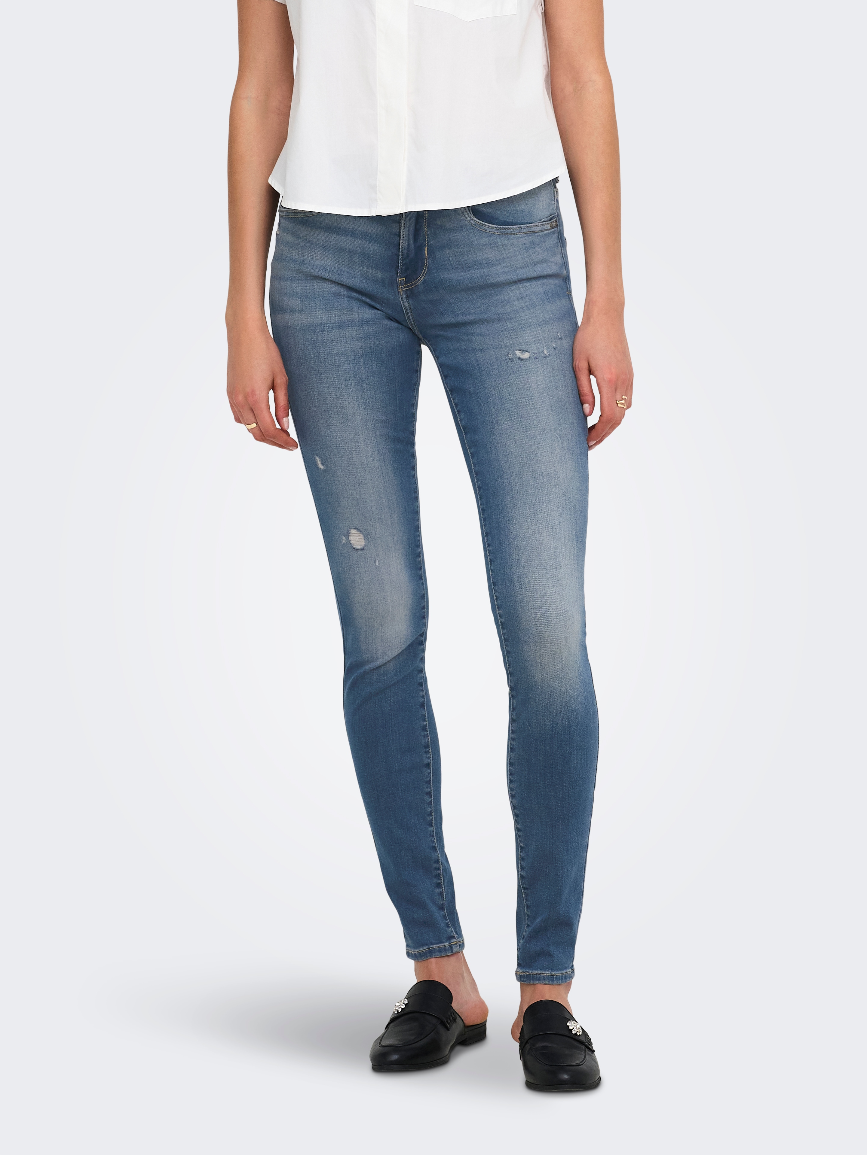 ONLY Skinny-fit-Jeans "ONLBLUSH MW SK DET DES BACK EMB DNM" Baumwollmischung, Destroyed Details, Stickerei an Gesäßtasche