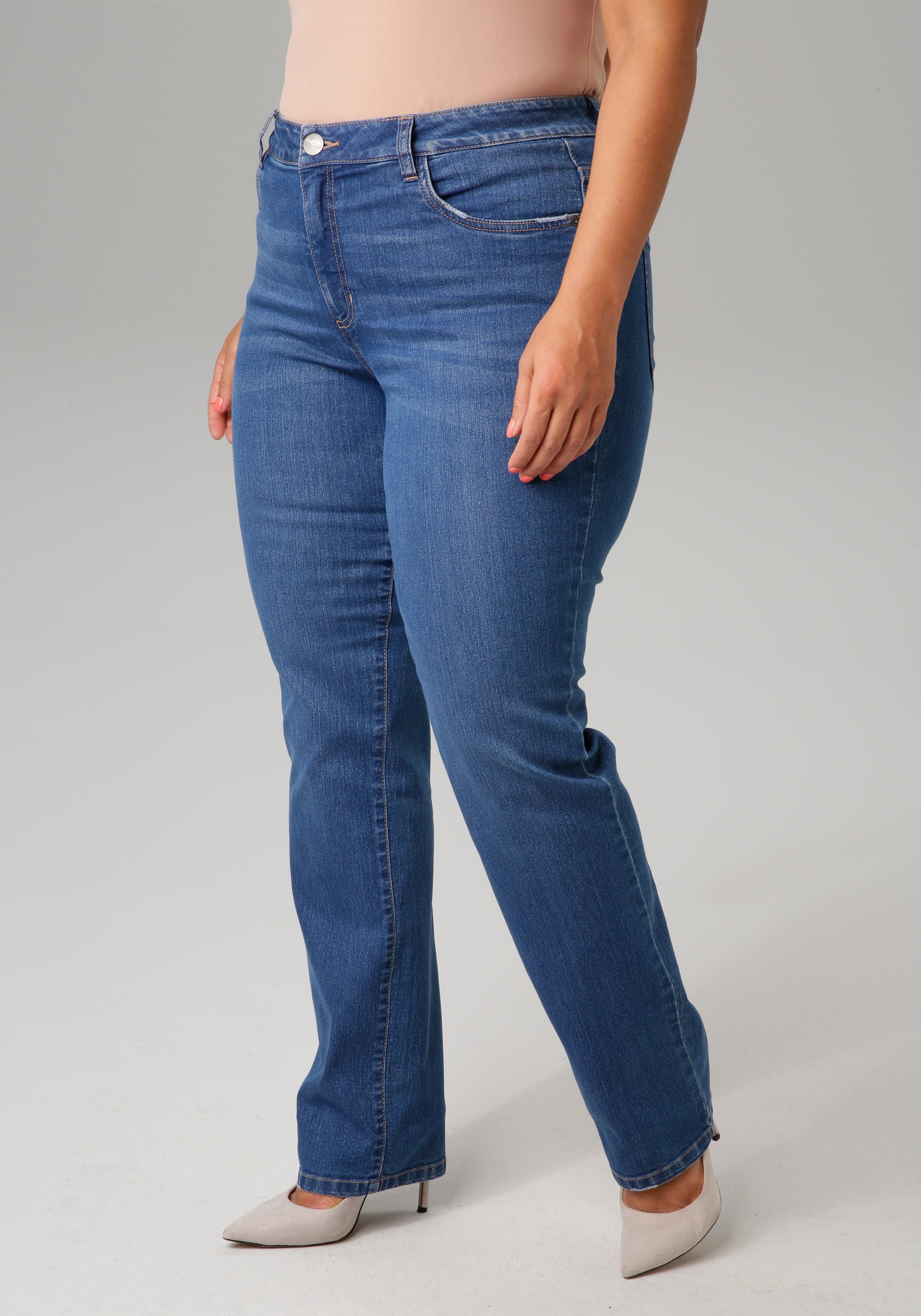 Aniston PLUS Straight-Jeans mit leichtem Used-Effekt günstig online kaufen