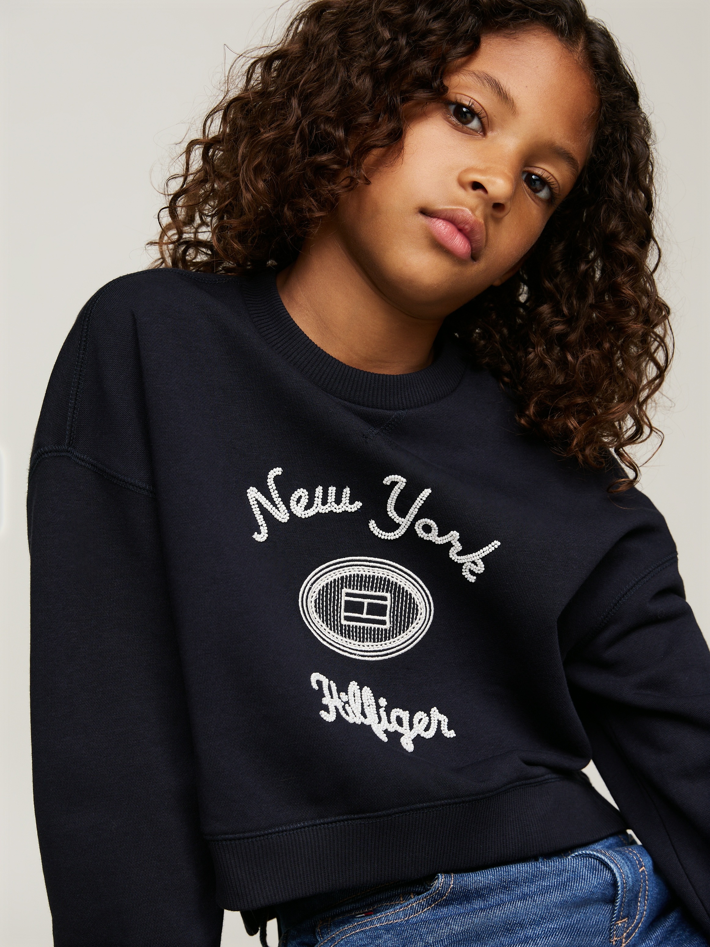 Tommy Hilfiger Langarmshirt »HILFIGER NY EMBROIDERED CREWNECK« Kinder bis 16 Jahre mit Logostickerei