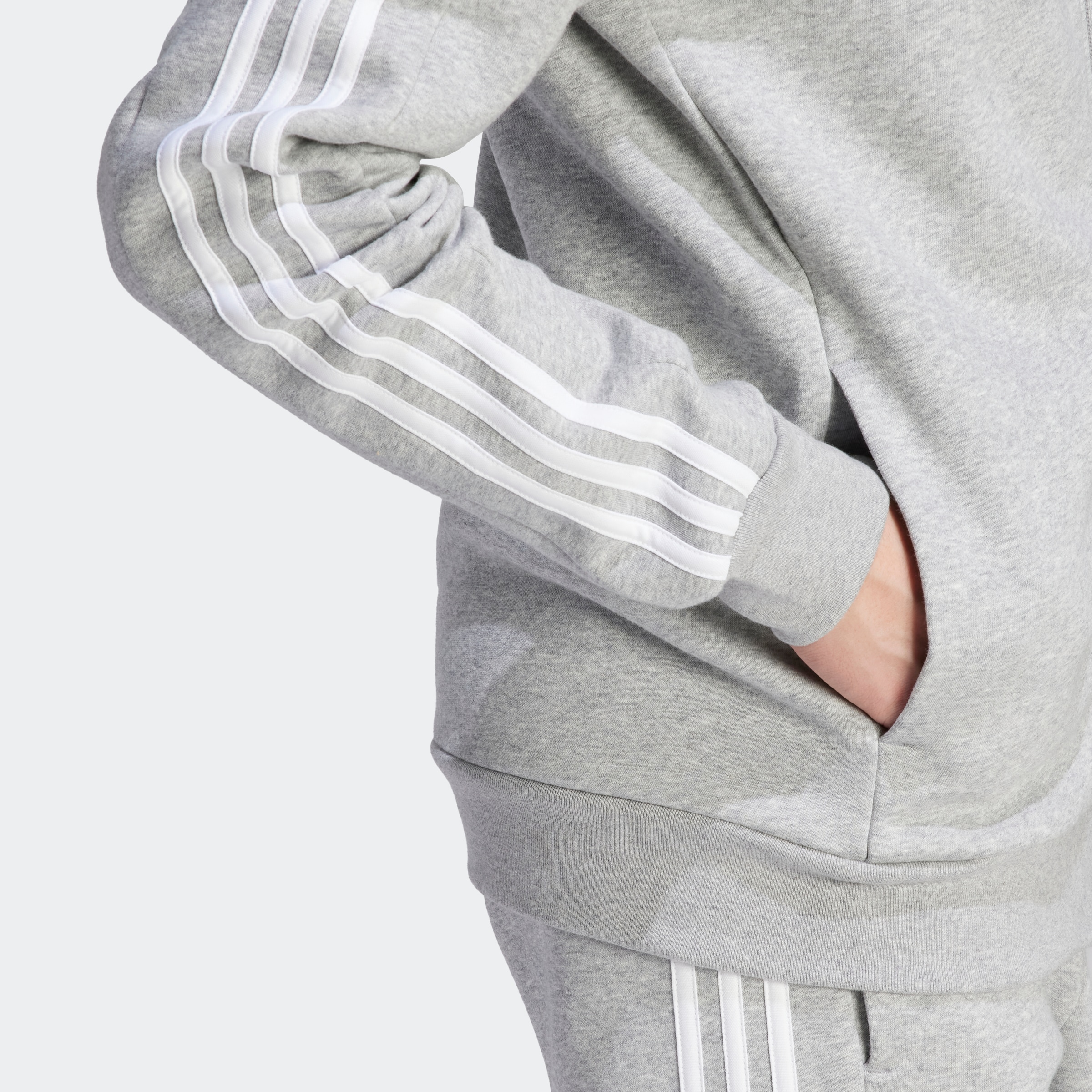 adidas Sportswear Kapuzensweatjacke »ESSENTIALS 3STREIFEN KAPUZENJACKE«, angenehmes Material aus Baumwollmix