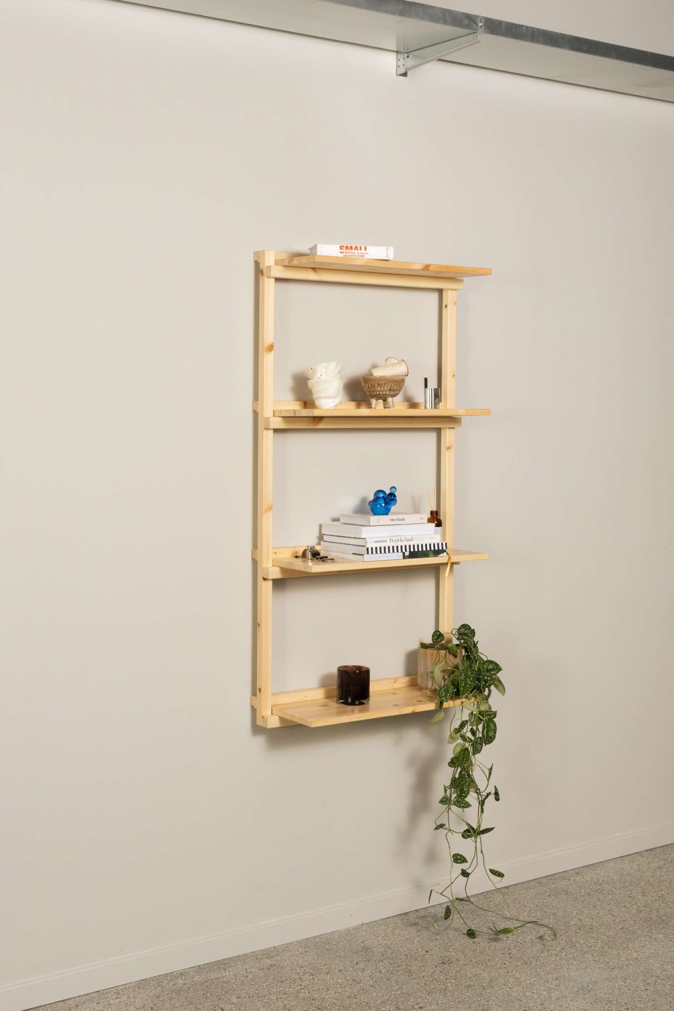 Karup Design Wandregal »Groove Shelving Narrow, Wandregal, Aufbewahrung, Deko, Platzsparend«, (B/H/T ca: 66x25,5x127cm), inkl. 4 Abnehmbare Regalböden aus FSC®-zertifiziertem Massivholz