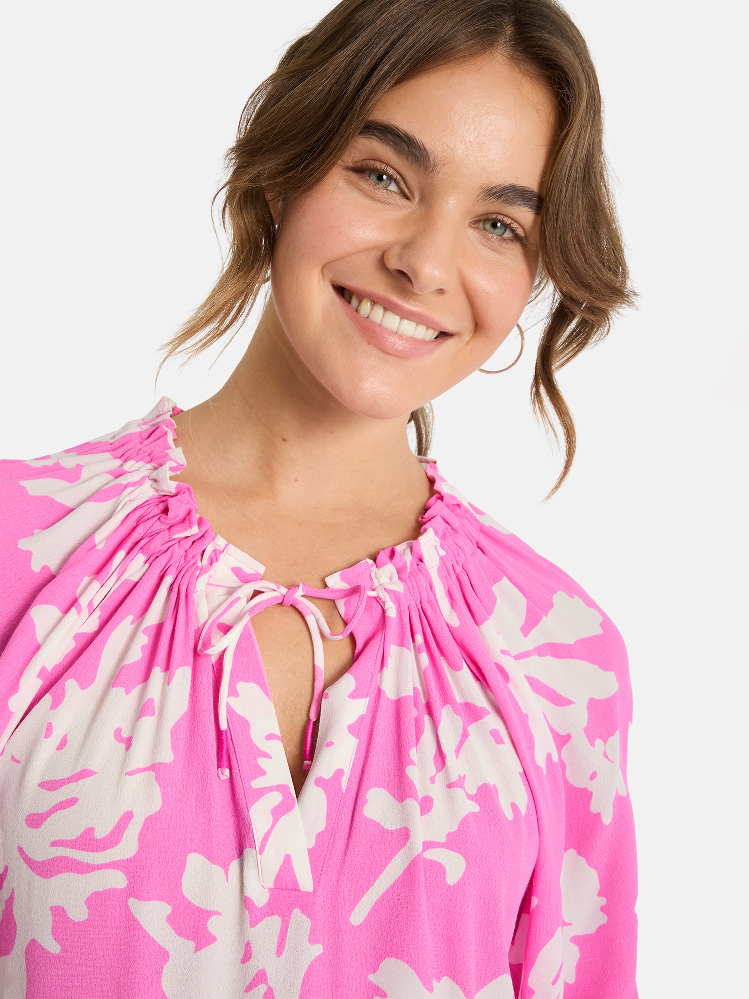 Lieblingsstück Druckbluse »RiaL« mit gerafftem Ausschnitt, Bindeband