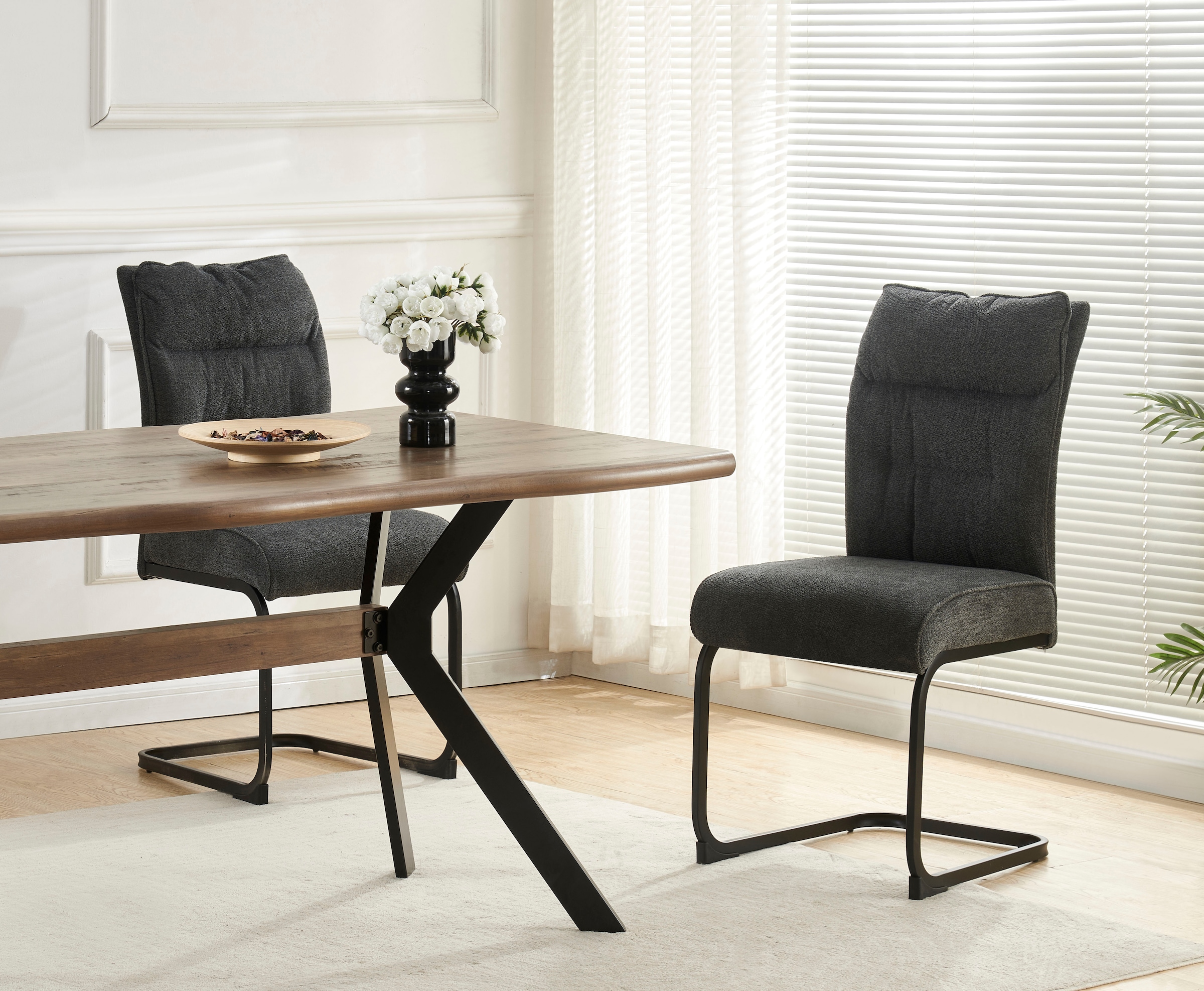 Home affaire Esszimmerstuhl »BARRIE, 2er Set, mit Metallgestell in matt schwarz« (Set) 2 Stk.in verschiedenen Farben, Belsatbarkeit pro Stuhl 120 kg, mit Armlehne