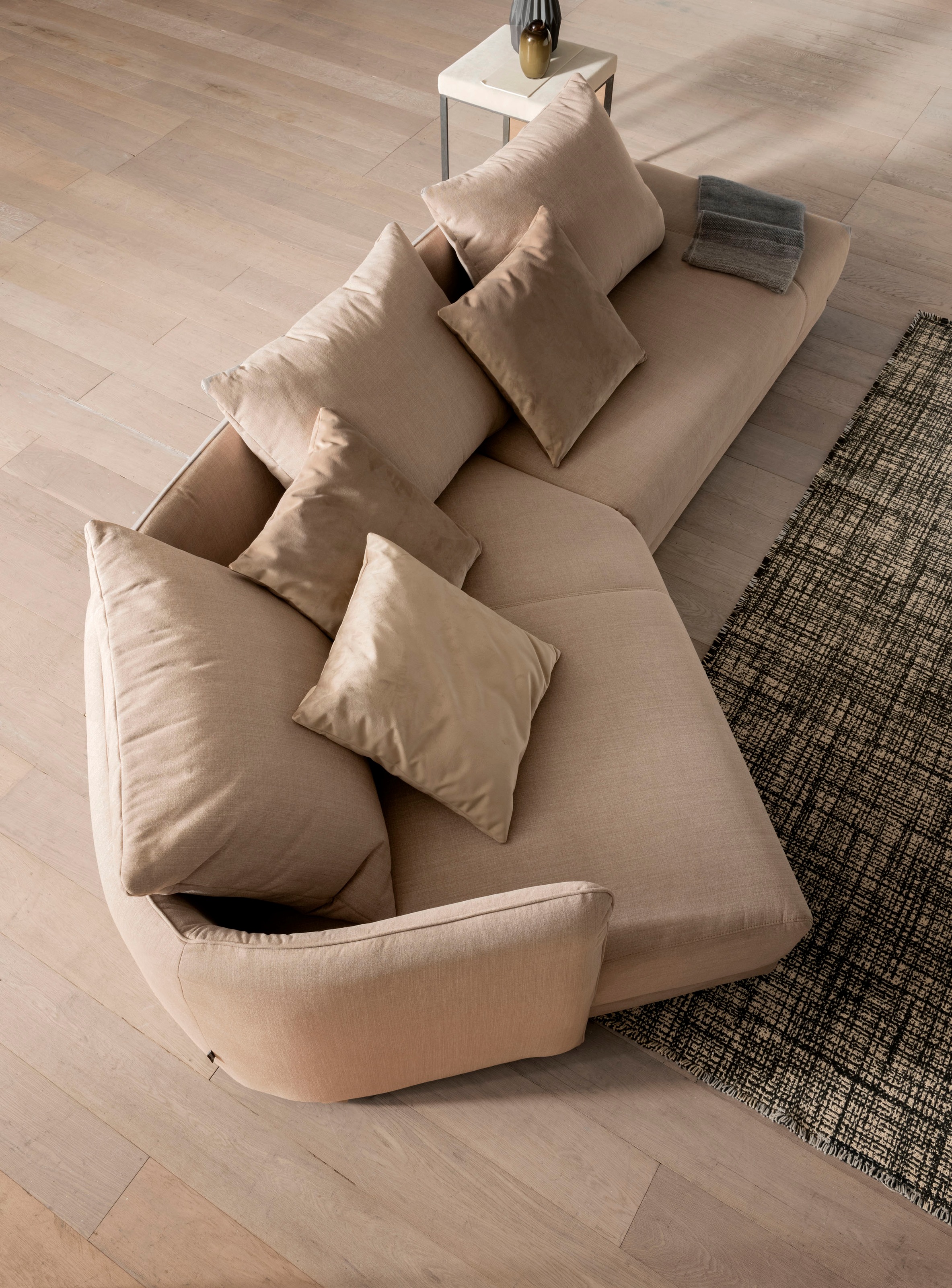 Thumbnail - designwerk Ecksofa "New York L-Form, anmutendes Designsofa" mit moderner R&ung im Rücken