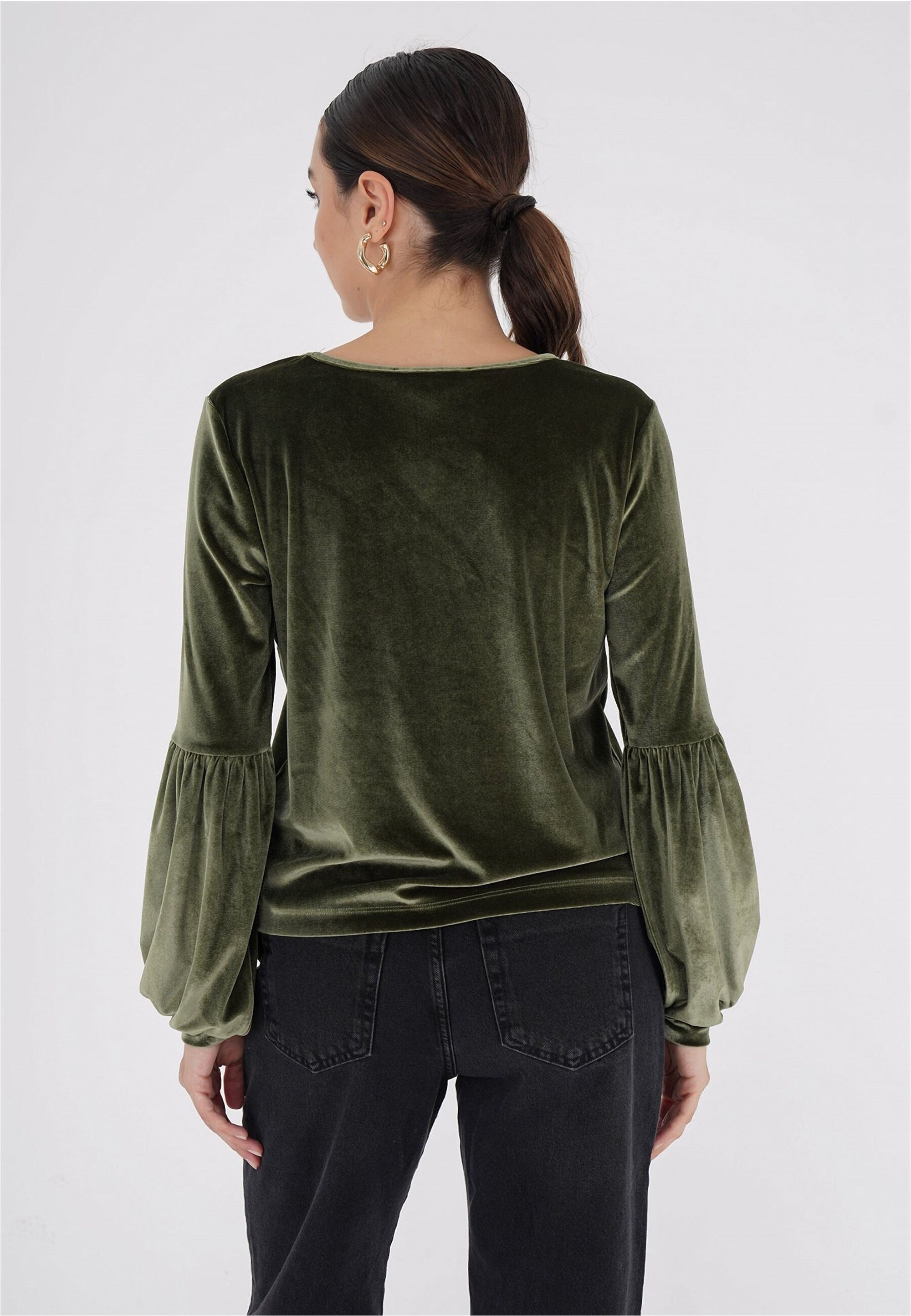 freshlions Langarmshirt »Viveka«, (1 tlg.), aus samtig, weichem Stoff hergestellt