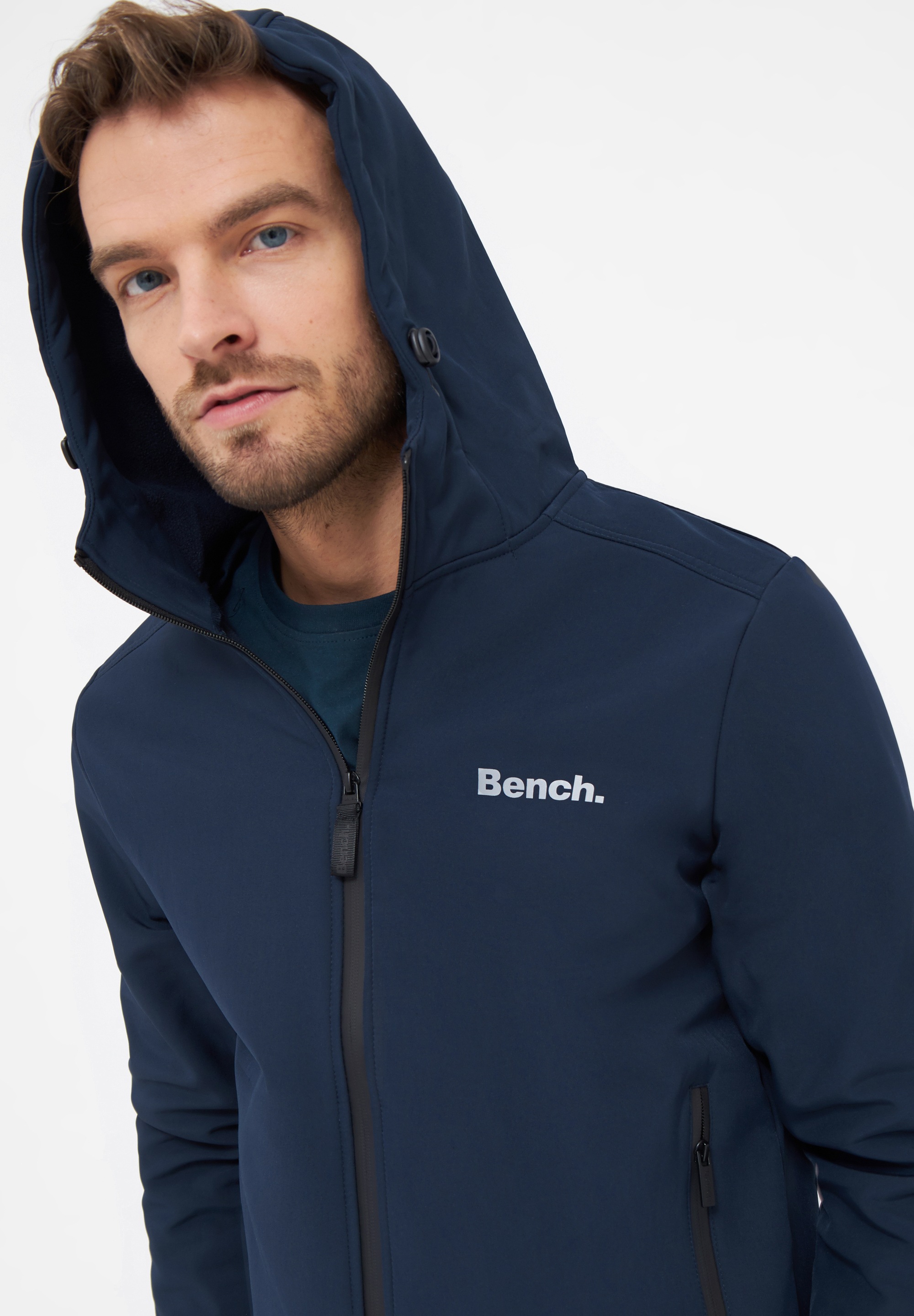 Bench. Softshelljacke »HAWN«, mit Kapuze, Logo