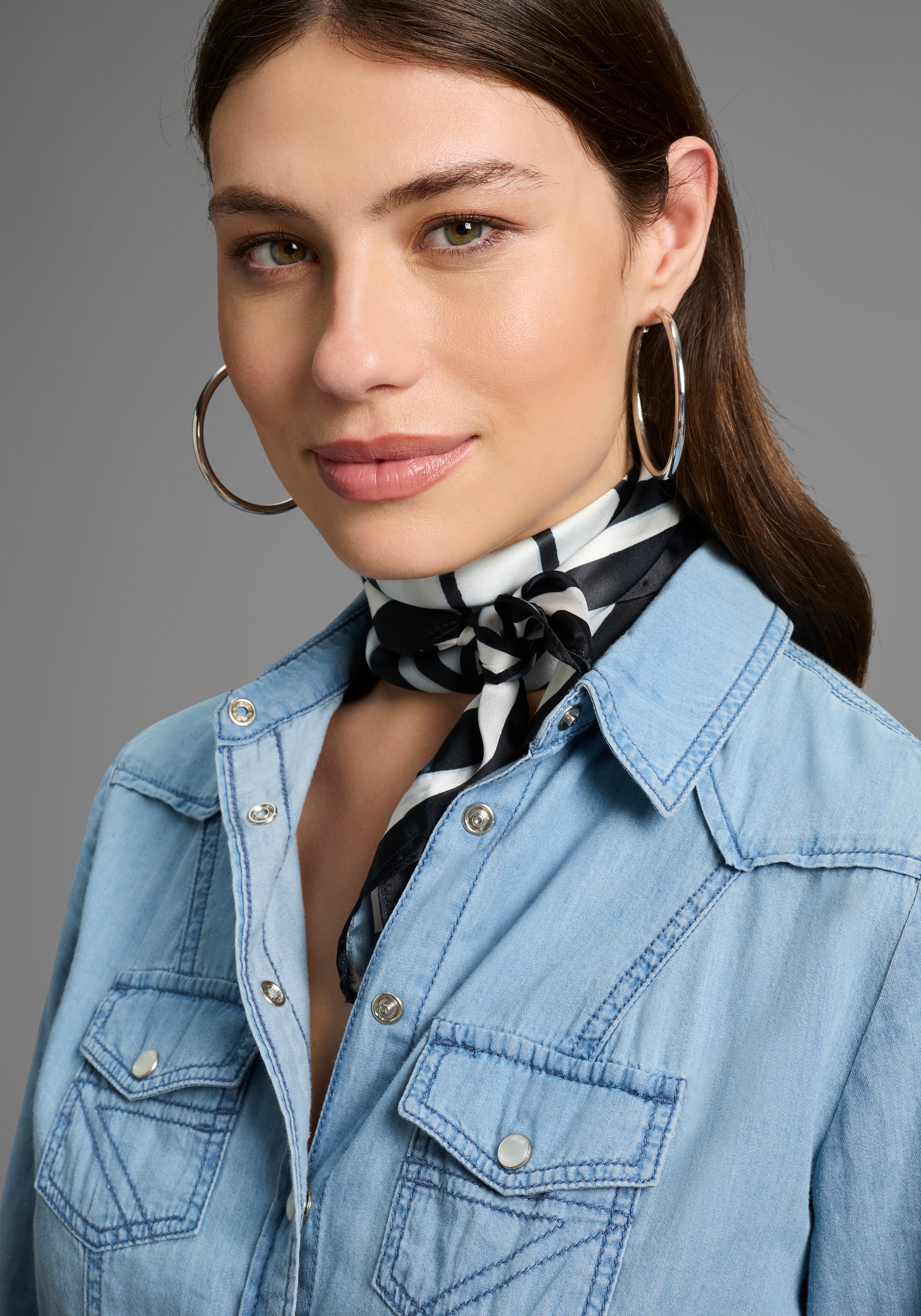 Laura Scott Nickituch, mit modischem Streifen-Allover-Druck - NEW