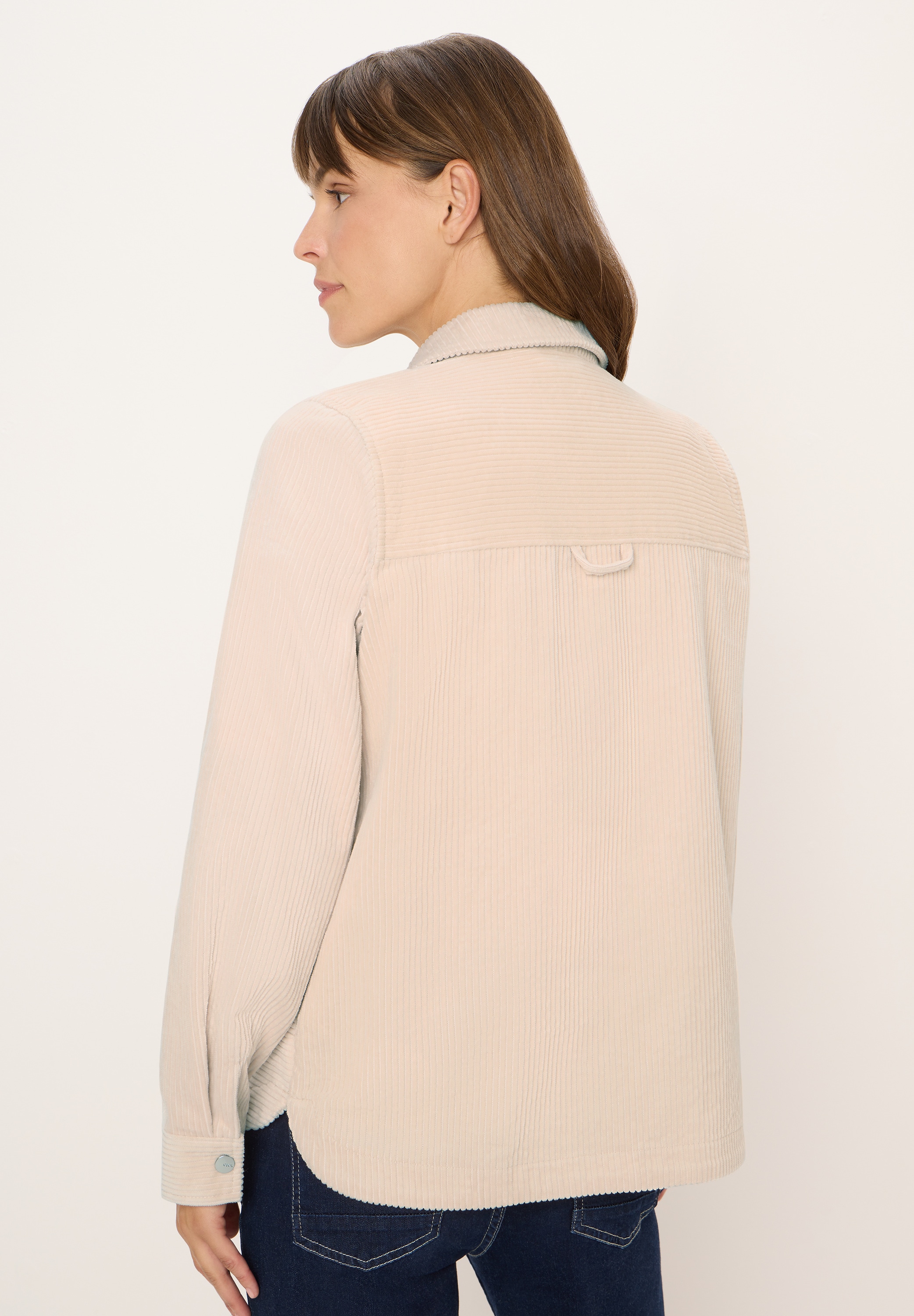 Cecil Cordjacke, mit Knöpfen