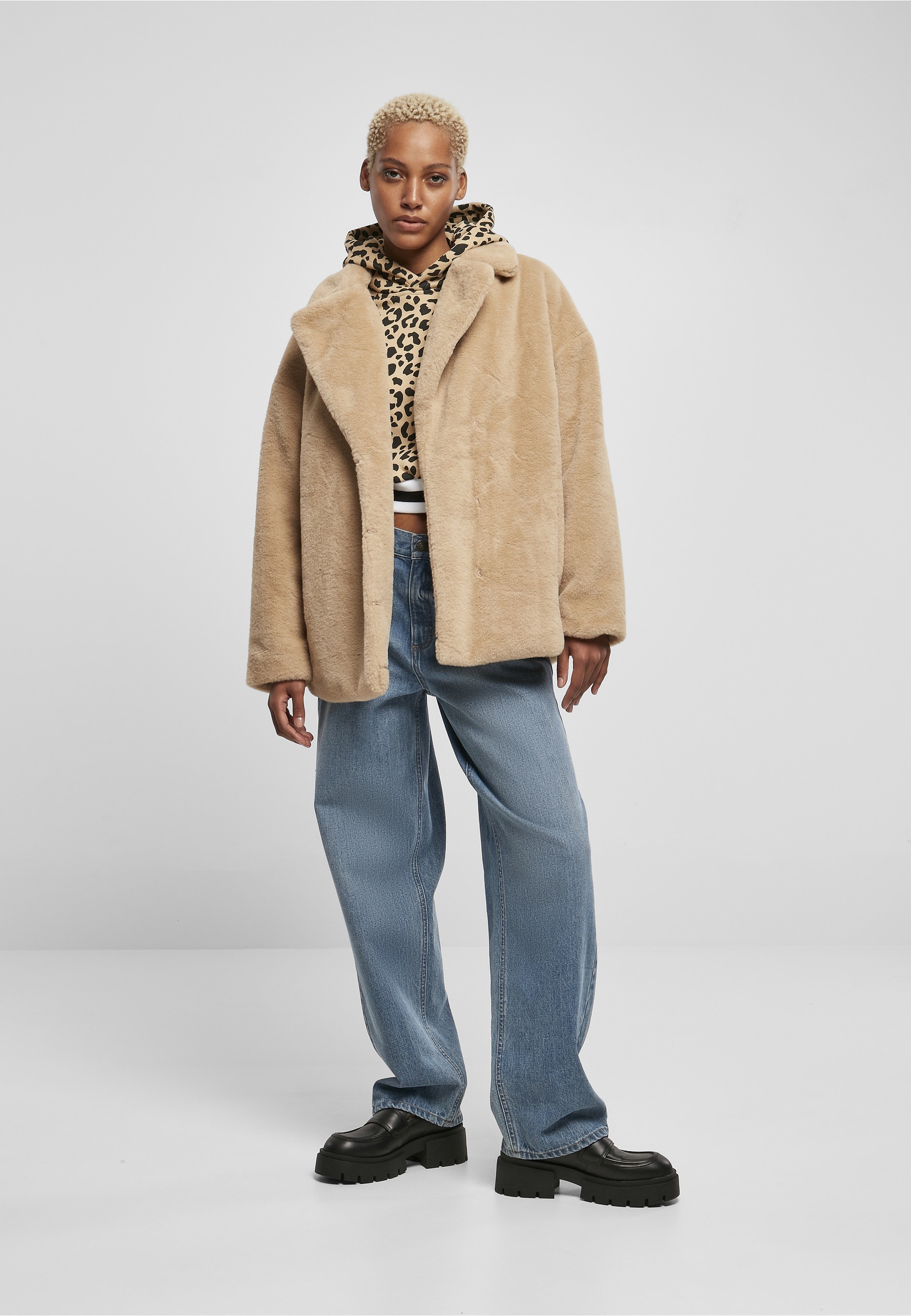 URBAN CLASSICS Winterjacke »Urban Classics Damen Ladies Lapel Teddy Jacket« 1 Stk. tlg. ohne Kapuze