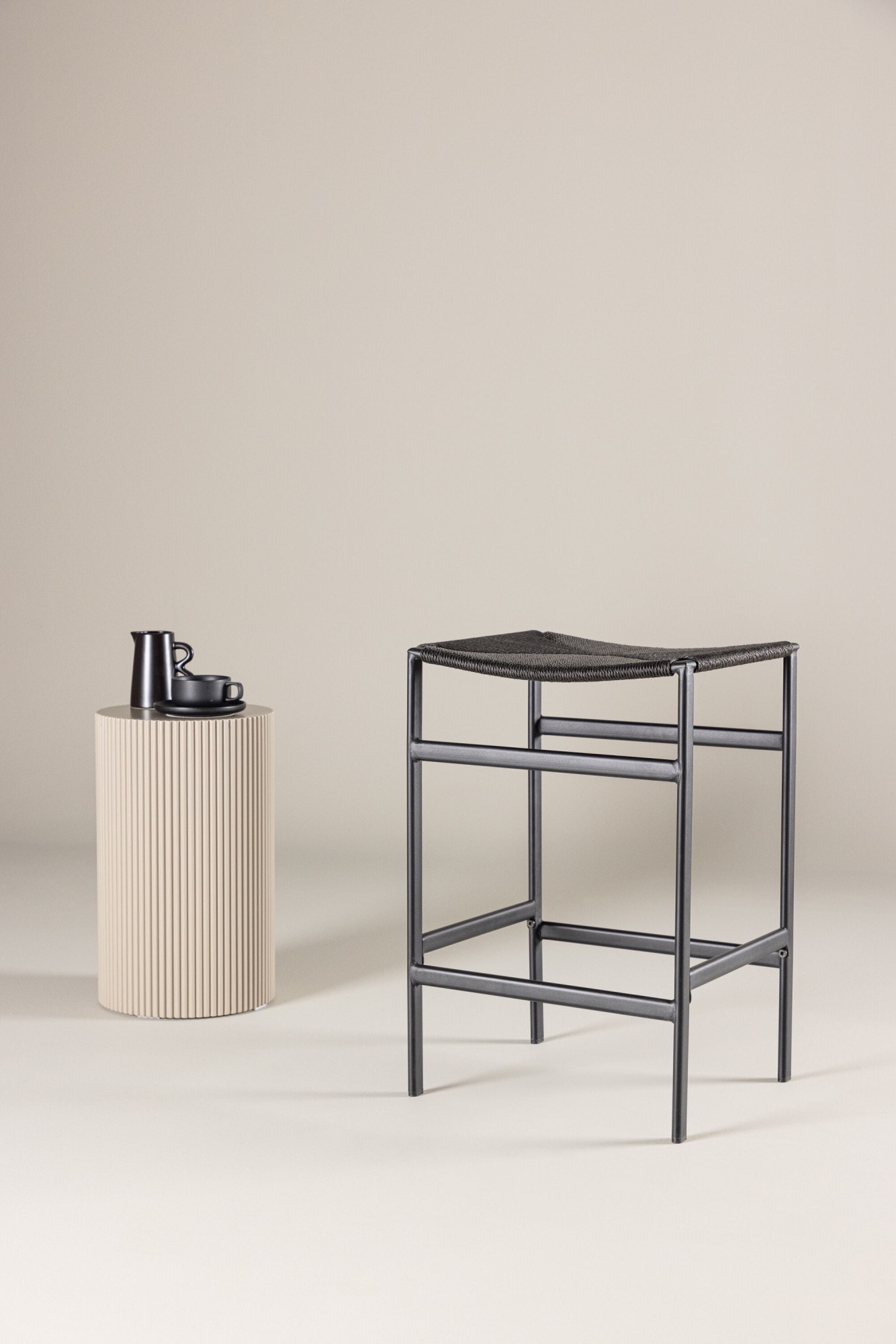 Venture Home Barhocker "Polly, 2er-Set Barhocker mit schwarzem Seilsitz und Stahlbeinen" Set, 2 Stk. tlg. Tresenhocker minimalistisch, Seildesign, komfortabel