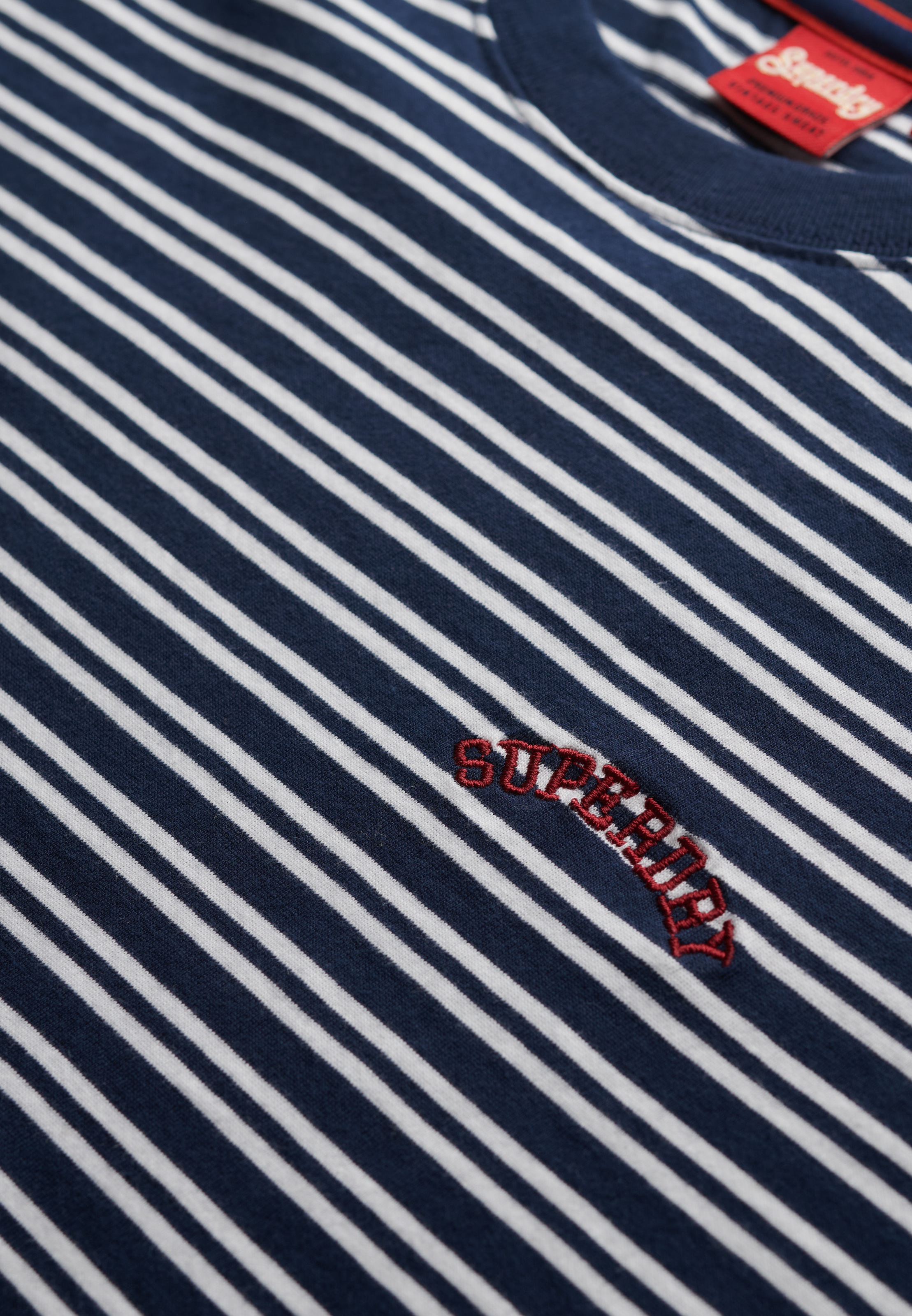Superdry T-Shirt »ESSENTIAL LOGO STR FITTED TEE«
