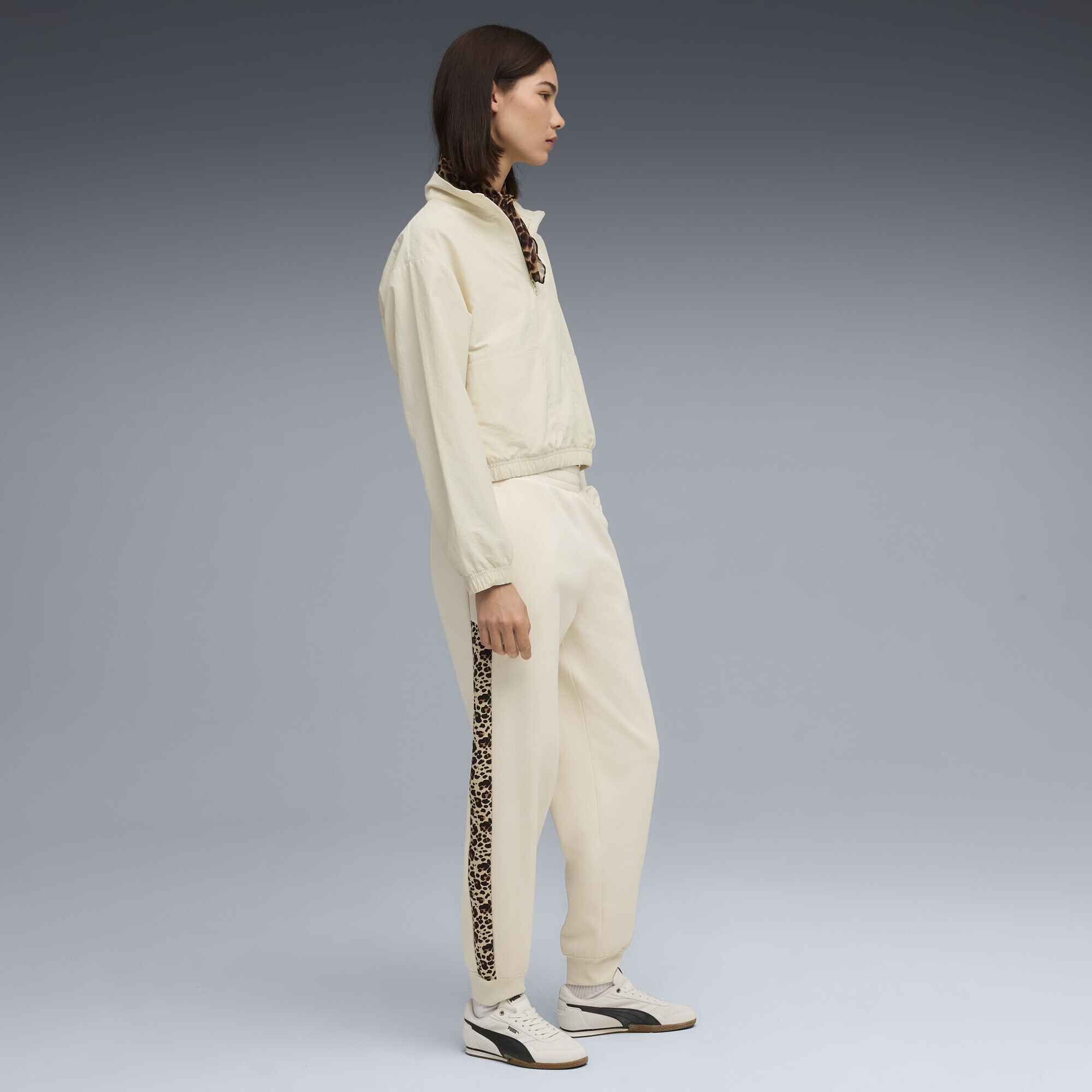 PUMA Sporthose »Essentials Comfort High-Waist Jogginghose mit Animal-Print Damen«