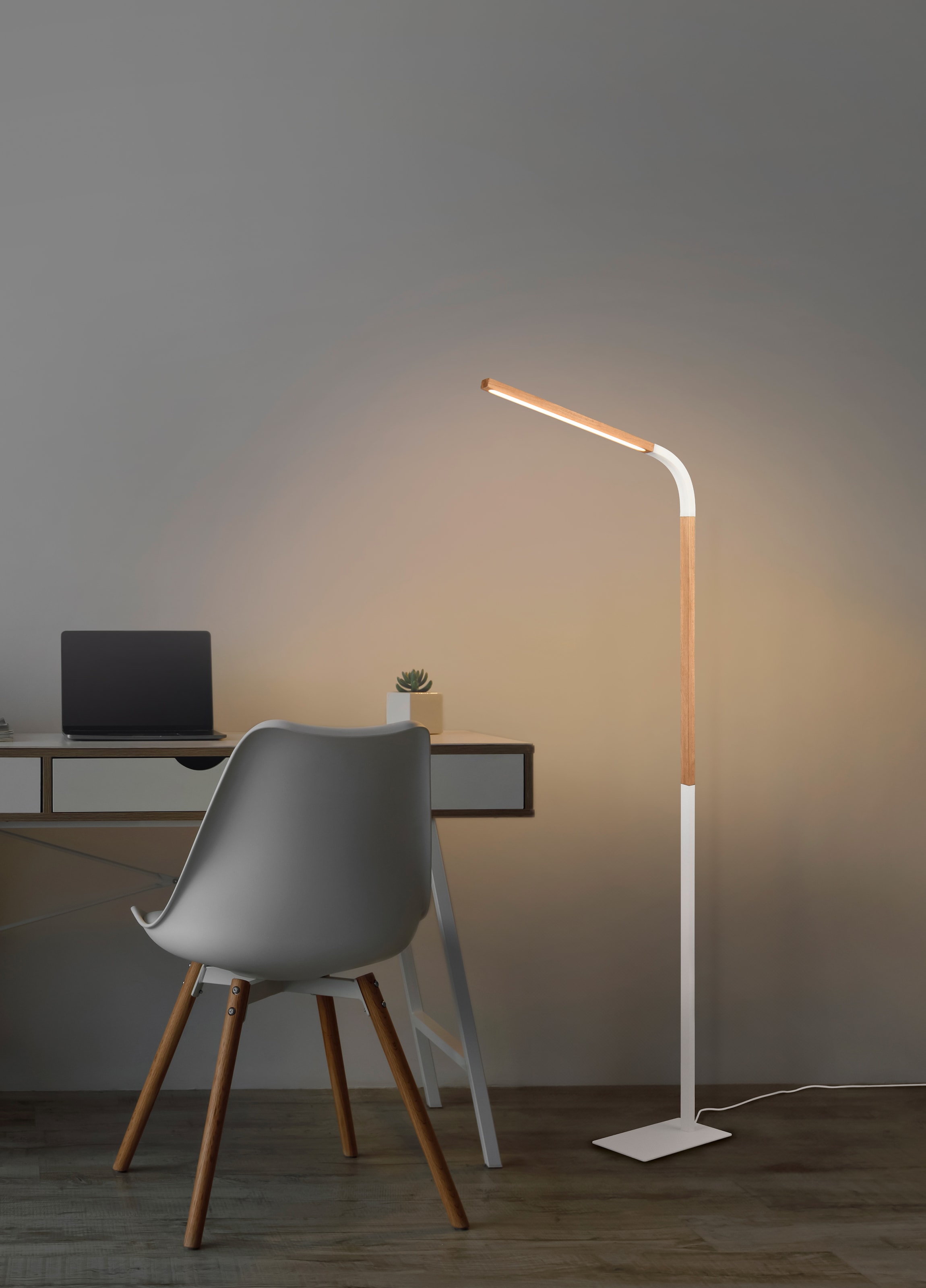 TRIO Leuchten LED Stehlampe »NORRIS, Stehleuchte mit Fußdimmer und Flexarm, Leseleuchte H. 140cm« LED-Board 1 Stk. Warmweiß 11W 1400 Lumen warmweiße LED, dimmbar per Fußschalter (3 Stufen)