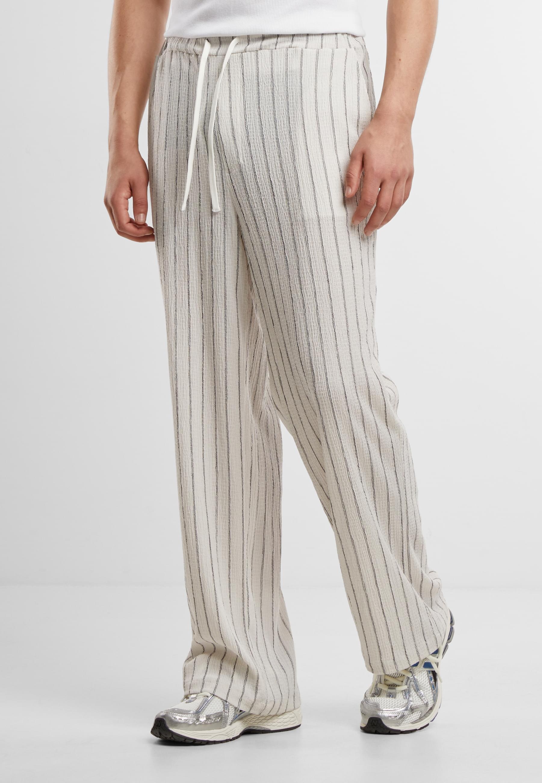 URBAN CLASSICS Stoffhose »Urban Classics Striped Crinkle Resort Pants«, (1 tlg.)