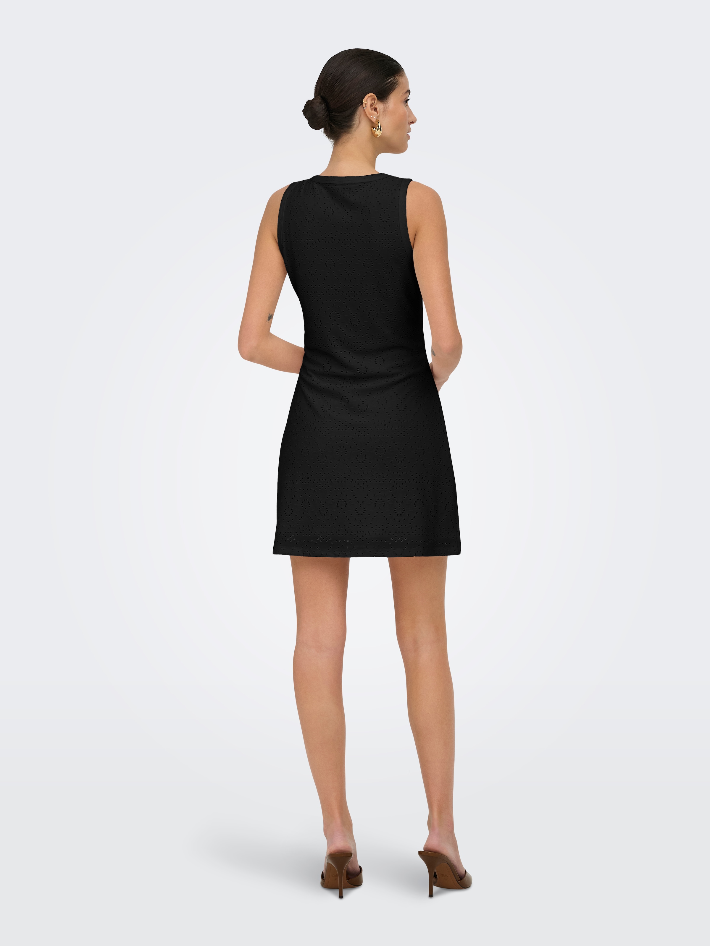ONLY Spitzenkleid »ONLSMILLA S/L V-NECK DRESS JRS« Materialmix, regular fit, V-Ausschnitt