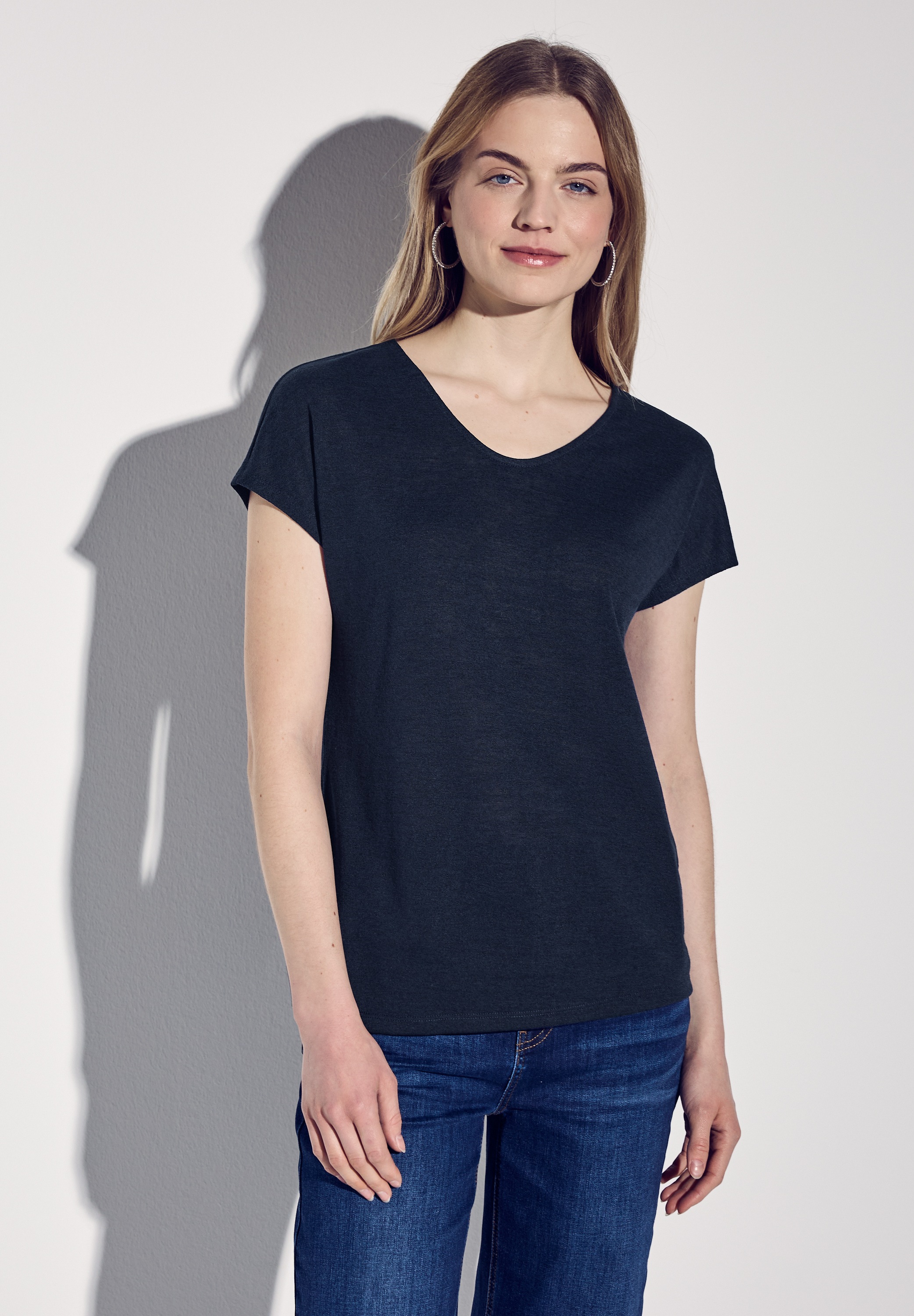 STREET ONE T-Shirt, mit abgerundetem V-Ausschnitt günstig online kaufen