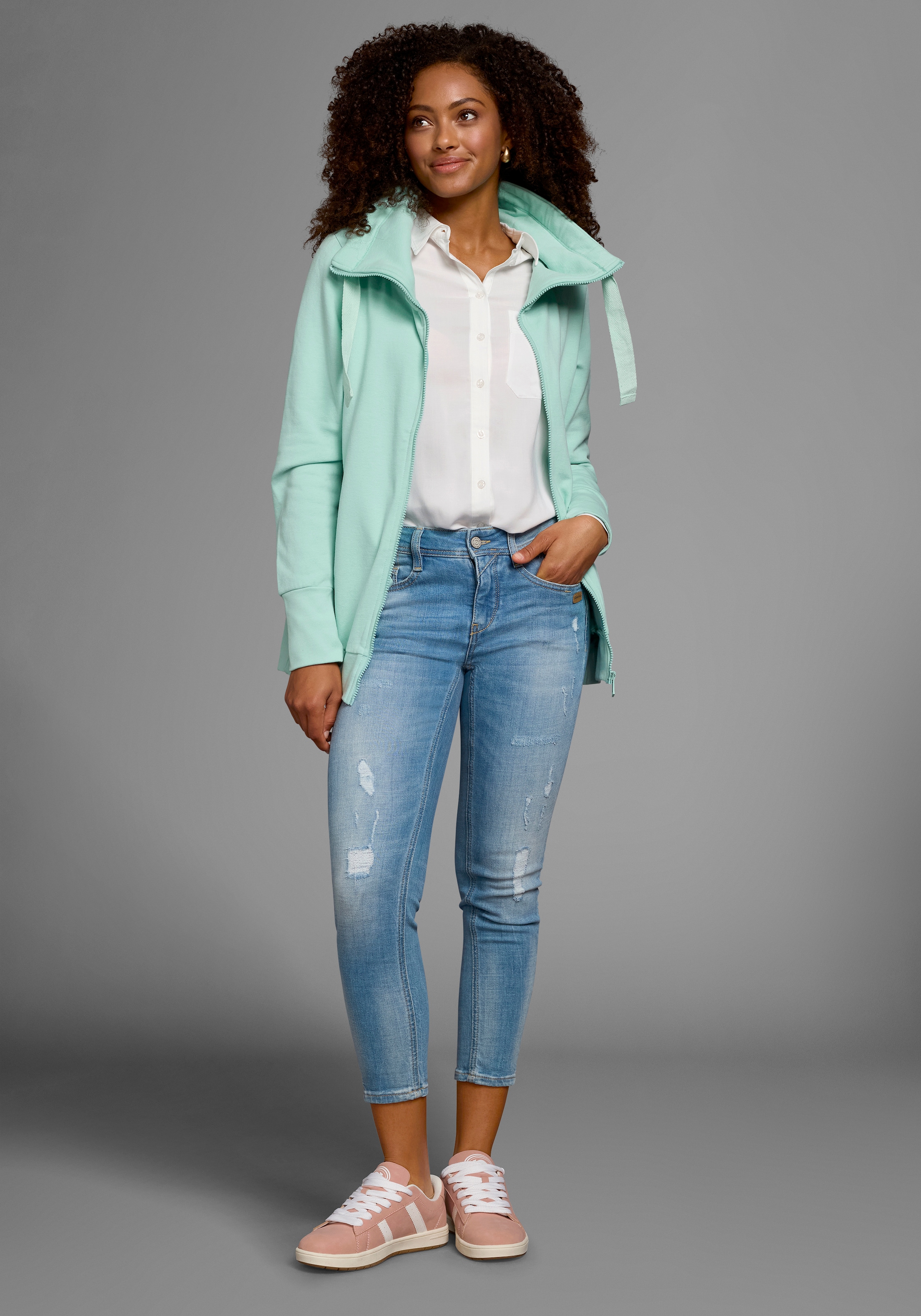 Ocean Sportswear Sweatjacke, mit voluminösem hohem Kragen