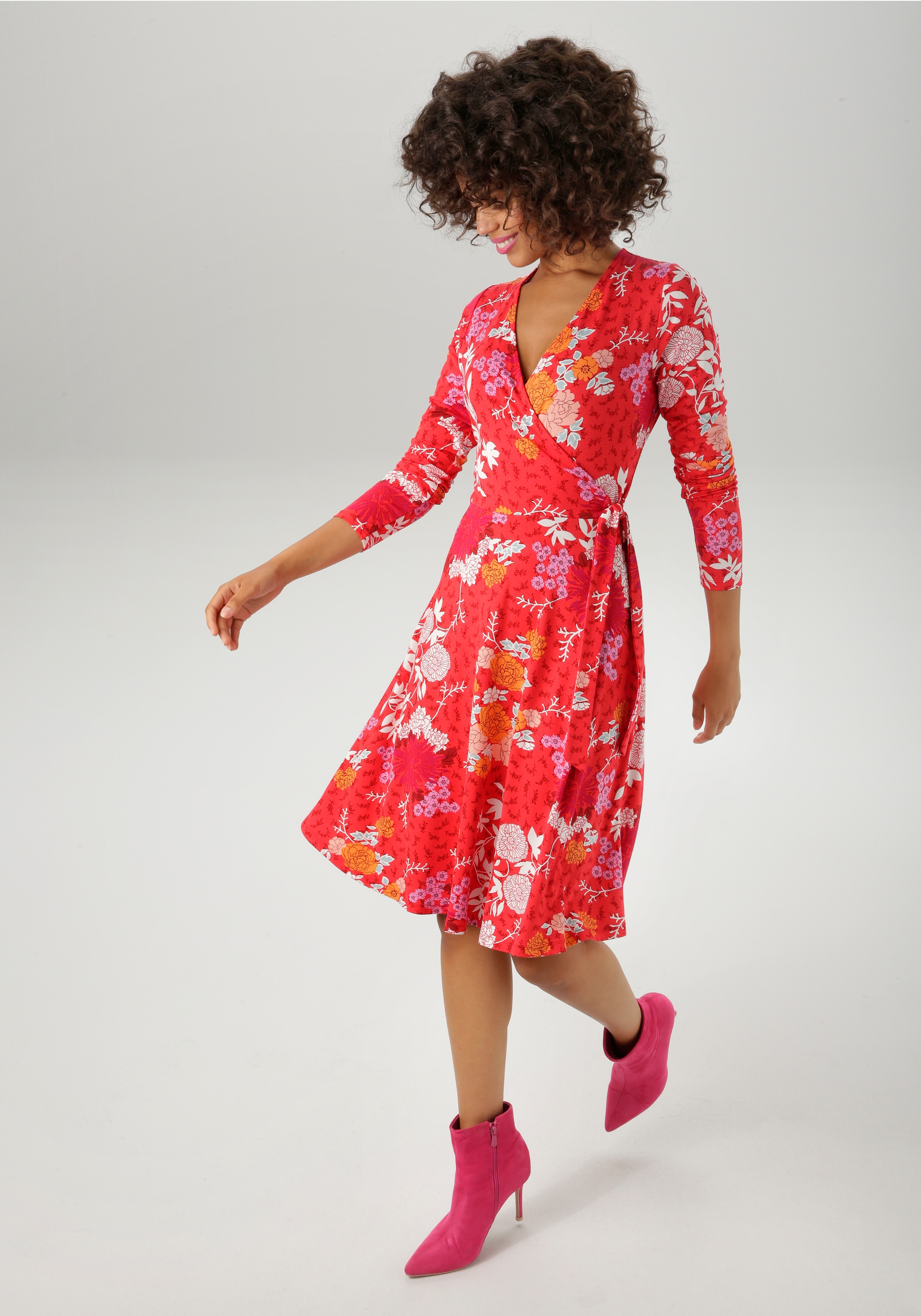 Aniston CASUAL Jerseykleid, mit fantasievollem Blumendruck- jedes Teil ein Unikat- NEUE KOLLEKTION